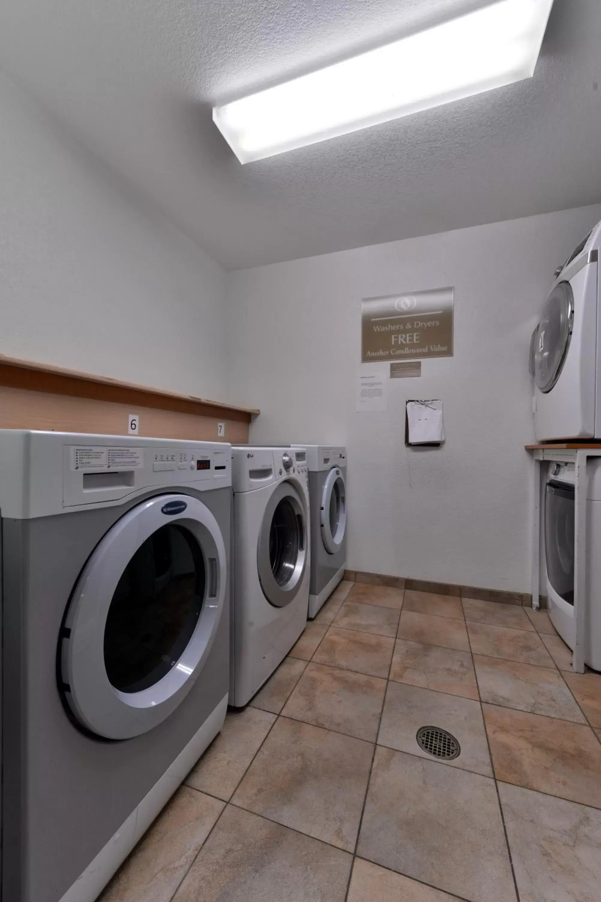 Other, Kitchen/Kitchenette in Candlewood Suites Turlock, an IHG Hotel