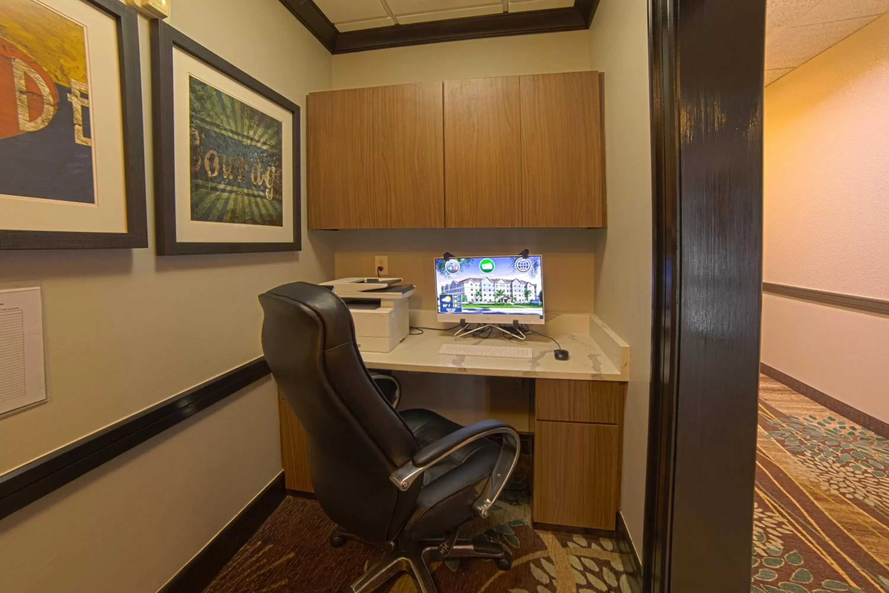 Business facilities, Business Area/Conference Room in Staybridge Suites Houston-NASA Clear Lake, an IHG Hotel