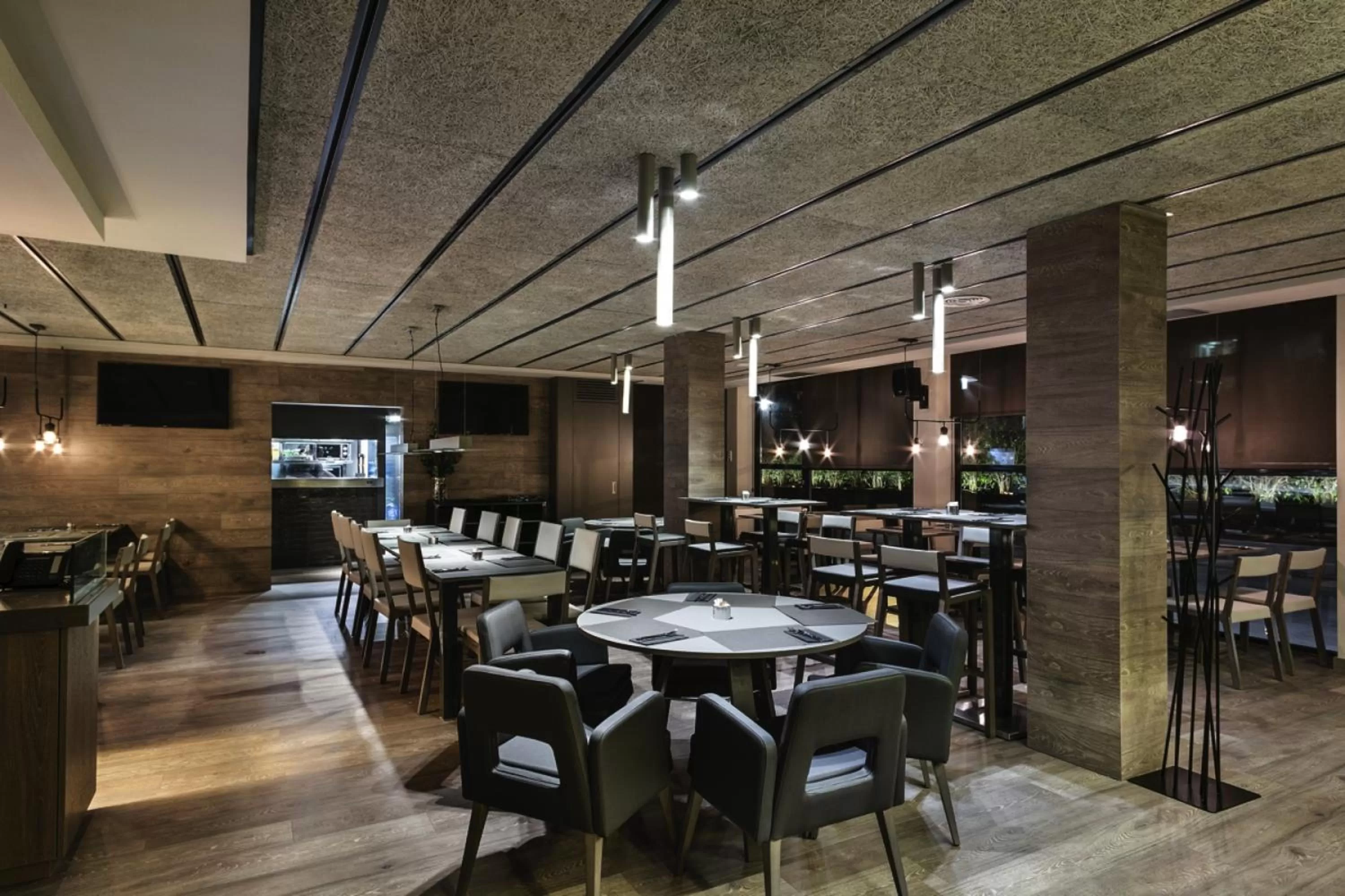 Restaurant/places to eat in Upper Diagonal