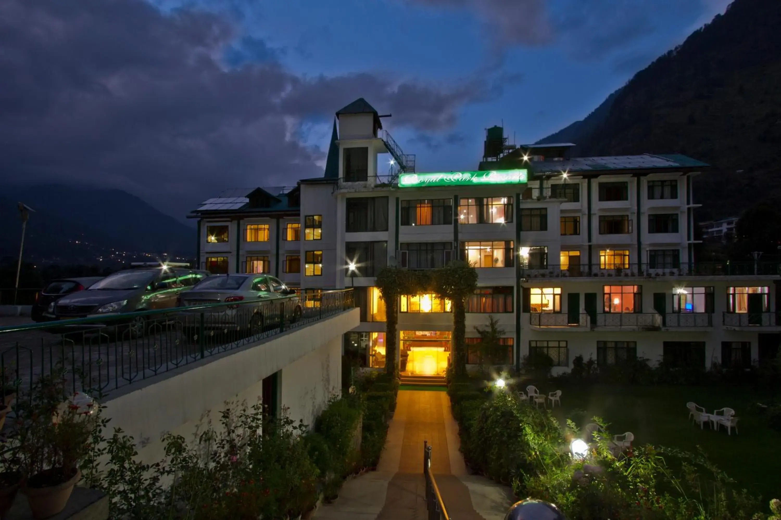 Facade/entrance, Property Building in Royal Park Resorts