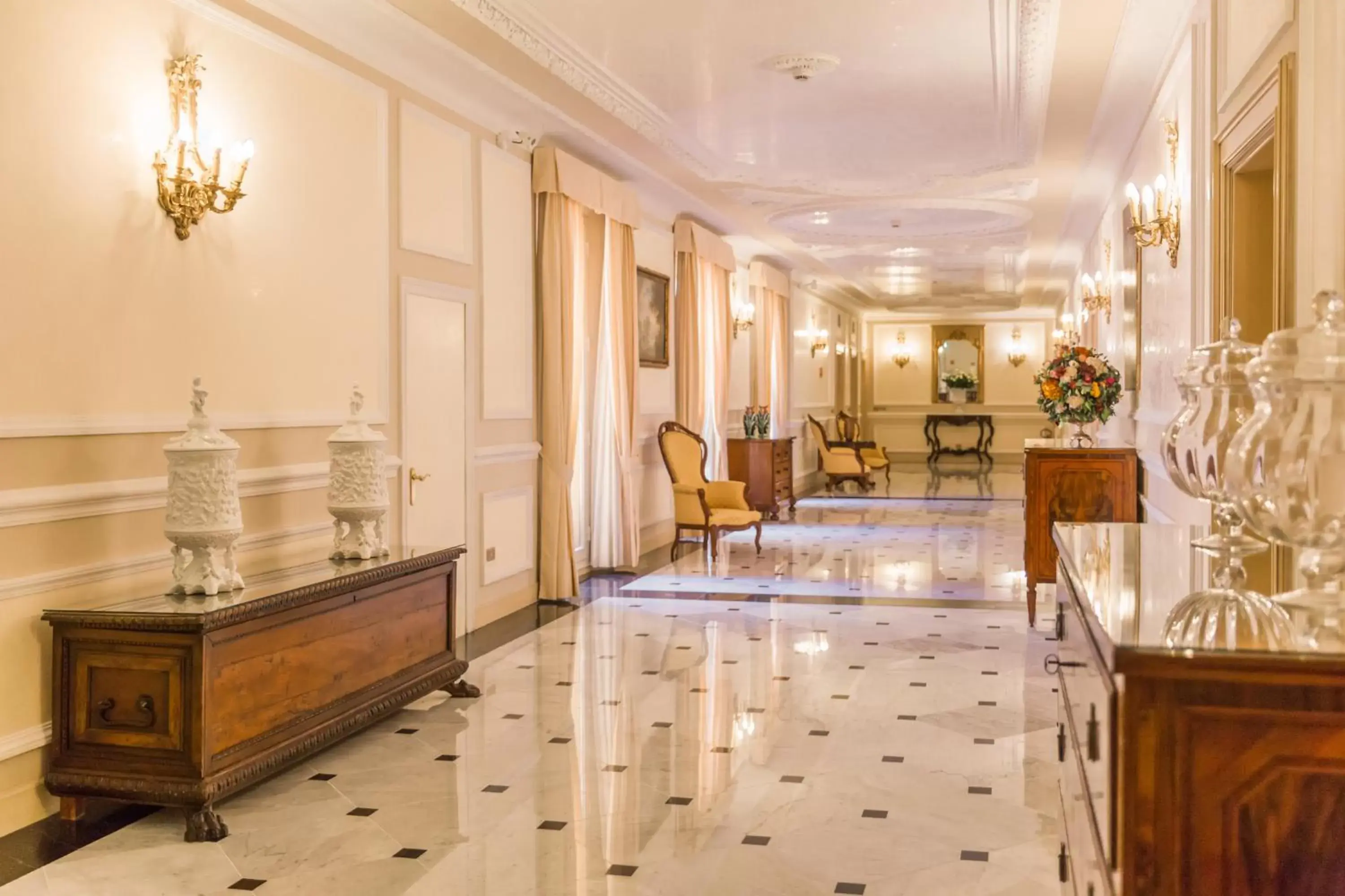 On site, Lobby/Reception in Grand Hotel Majestic gia' Baglioni