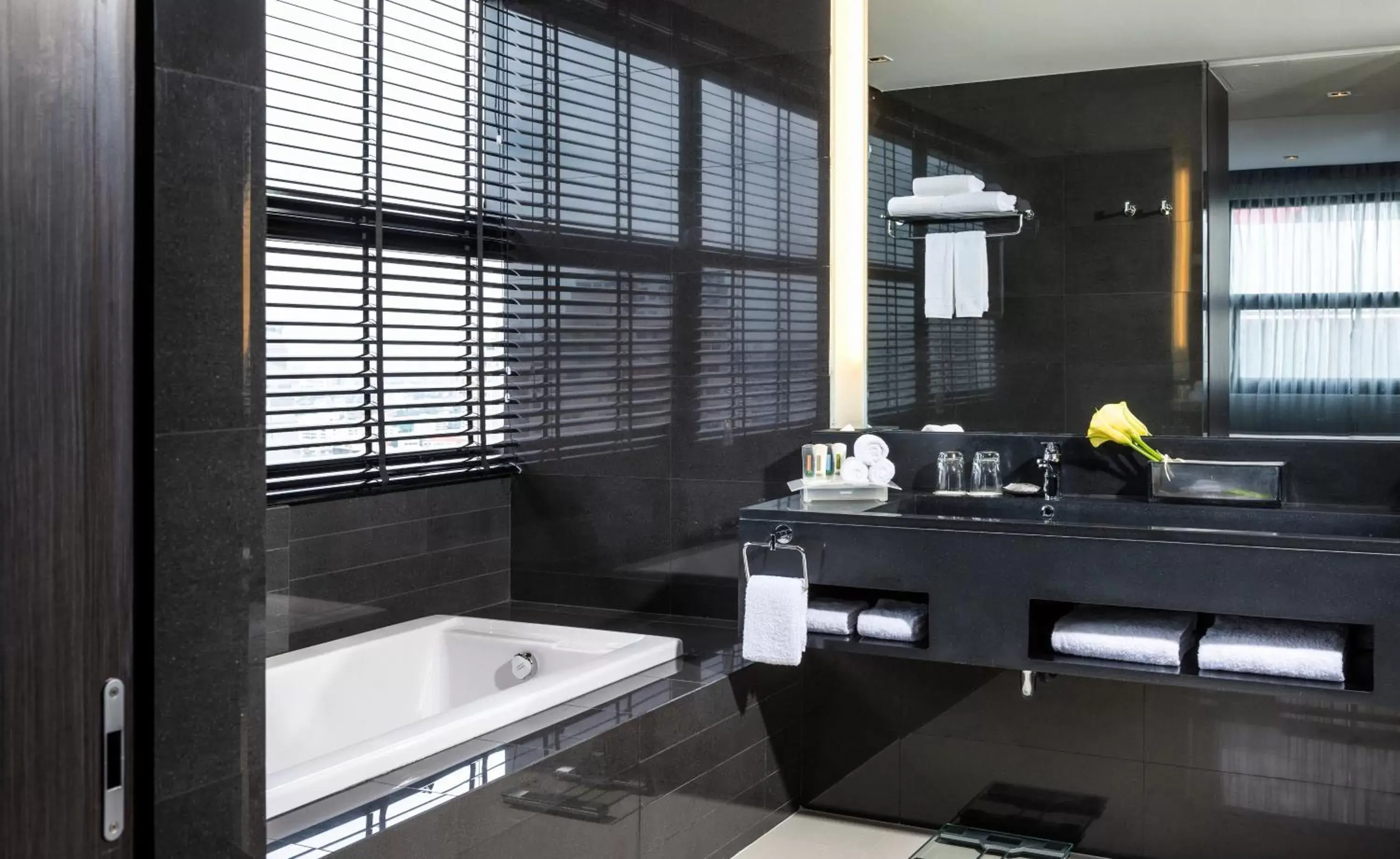 Bathroom in Holiday Inn Bangkok Sukhumvit by IHG Bathroom in Holiday Inn Bangkok Sukhumvit by IHG