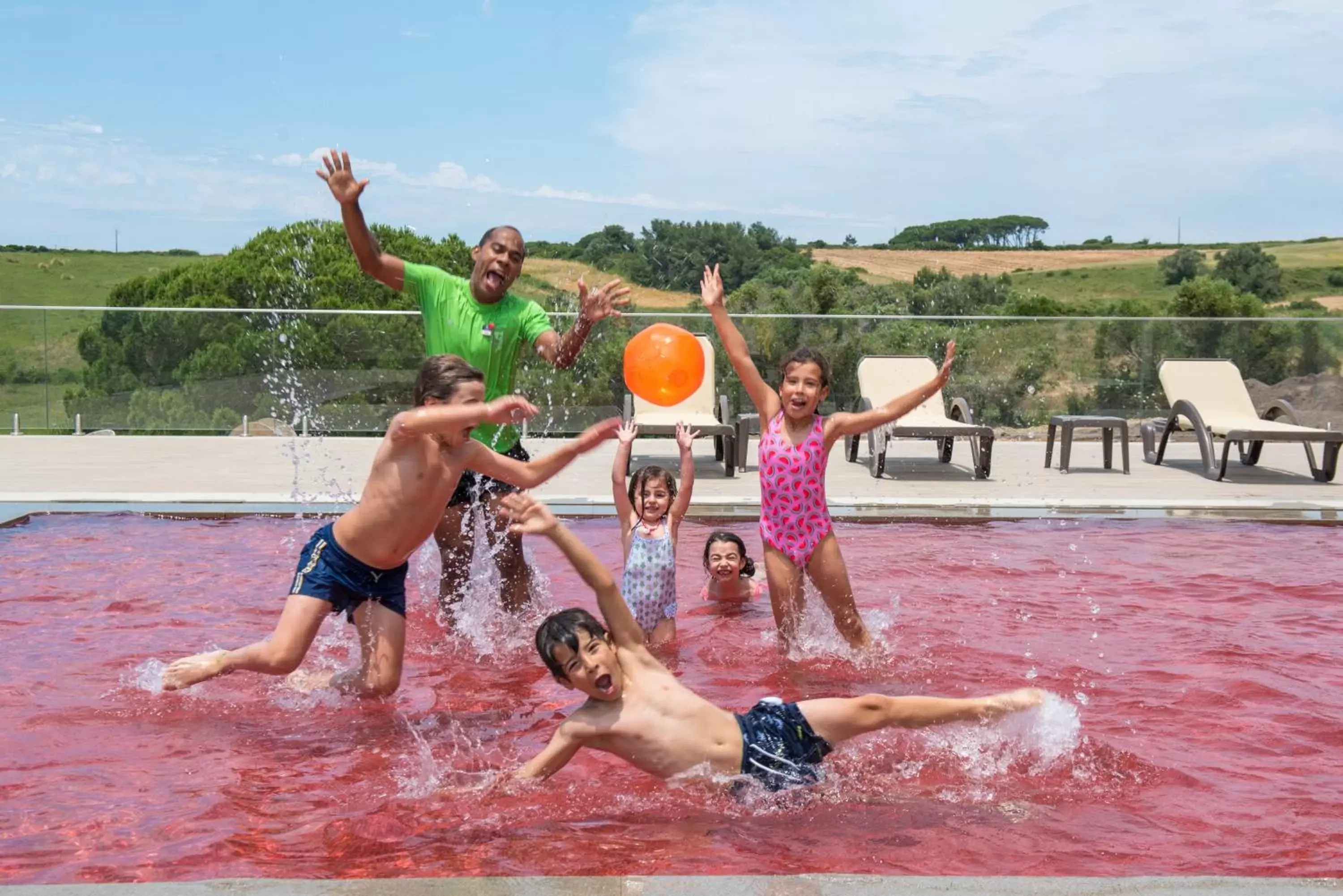 children in Vila Gale Sintra