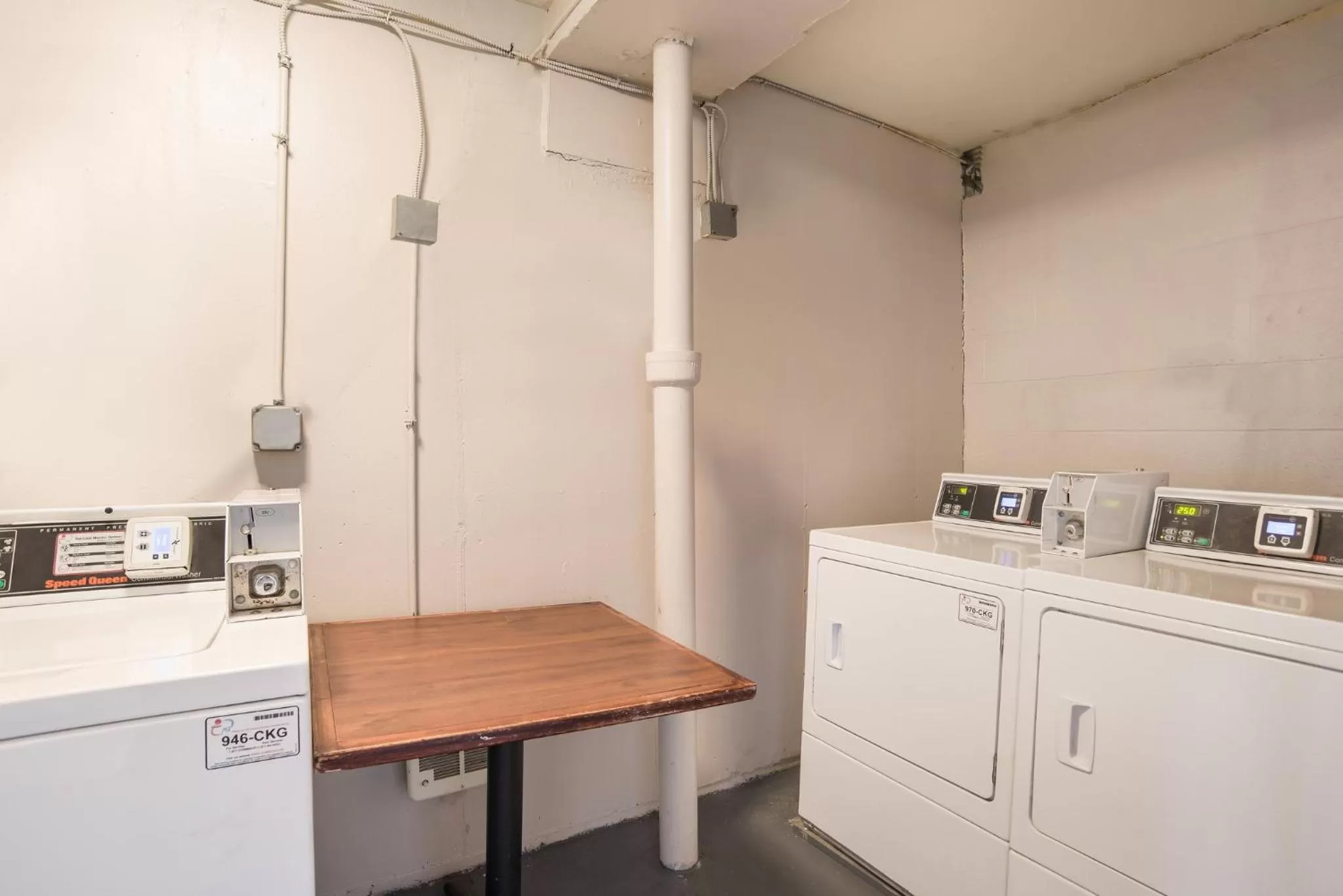 laundry in Red Roof Inn Baltimore South Glen Burnie