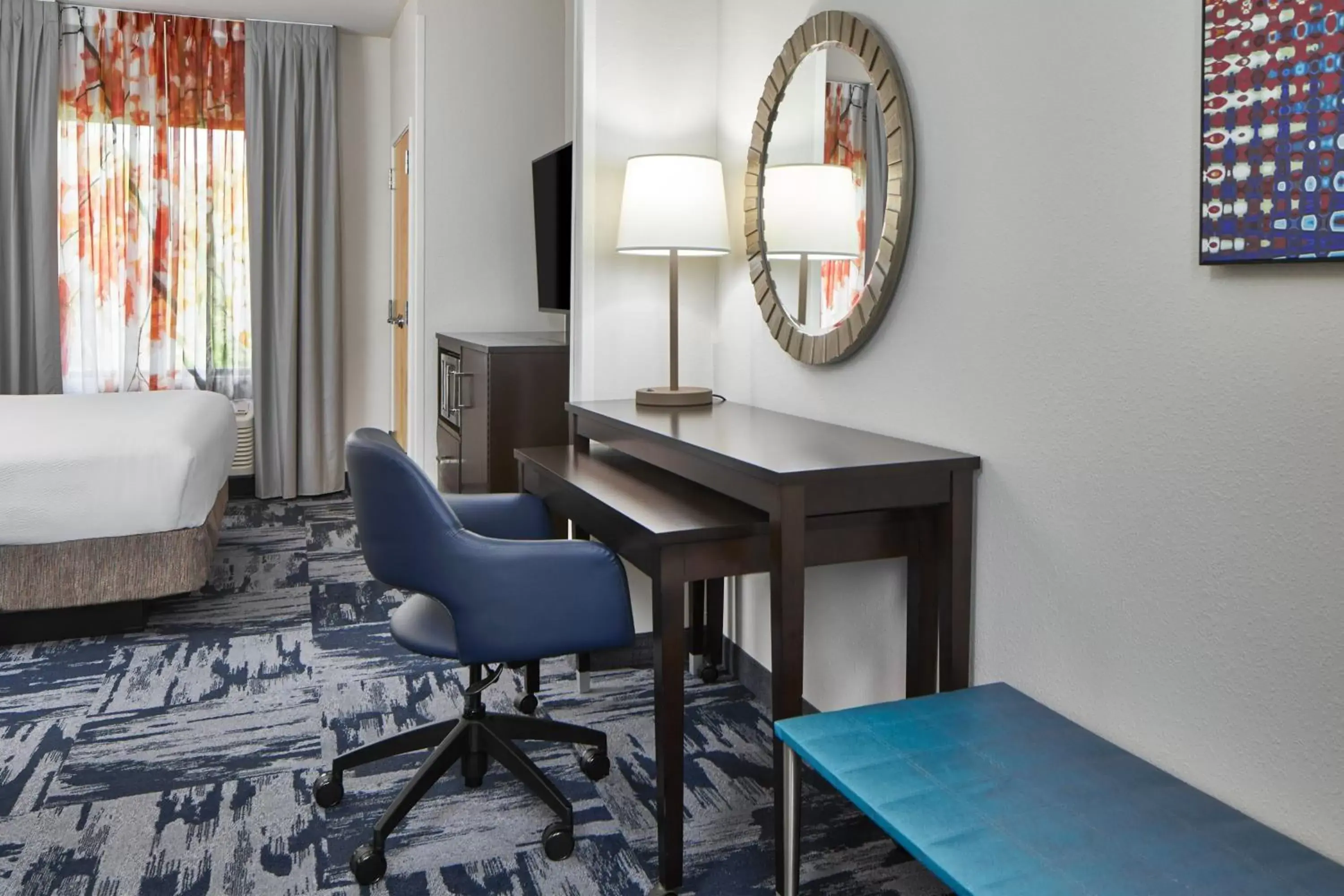 Bedroom, Seating Area in Fairfield Inn & Suites by Marriott Gainesville