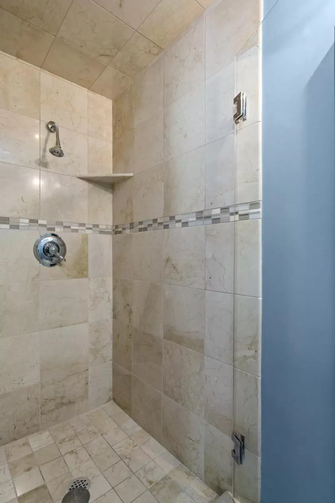 Shower, Bathroom in The Wesley Walla Walla