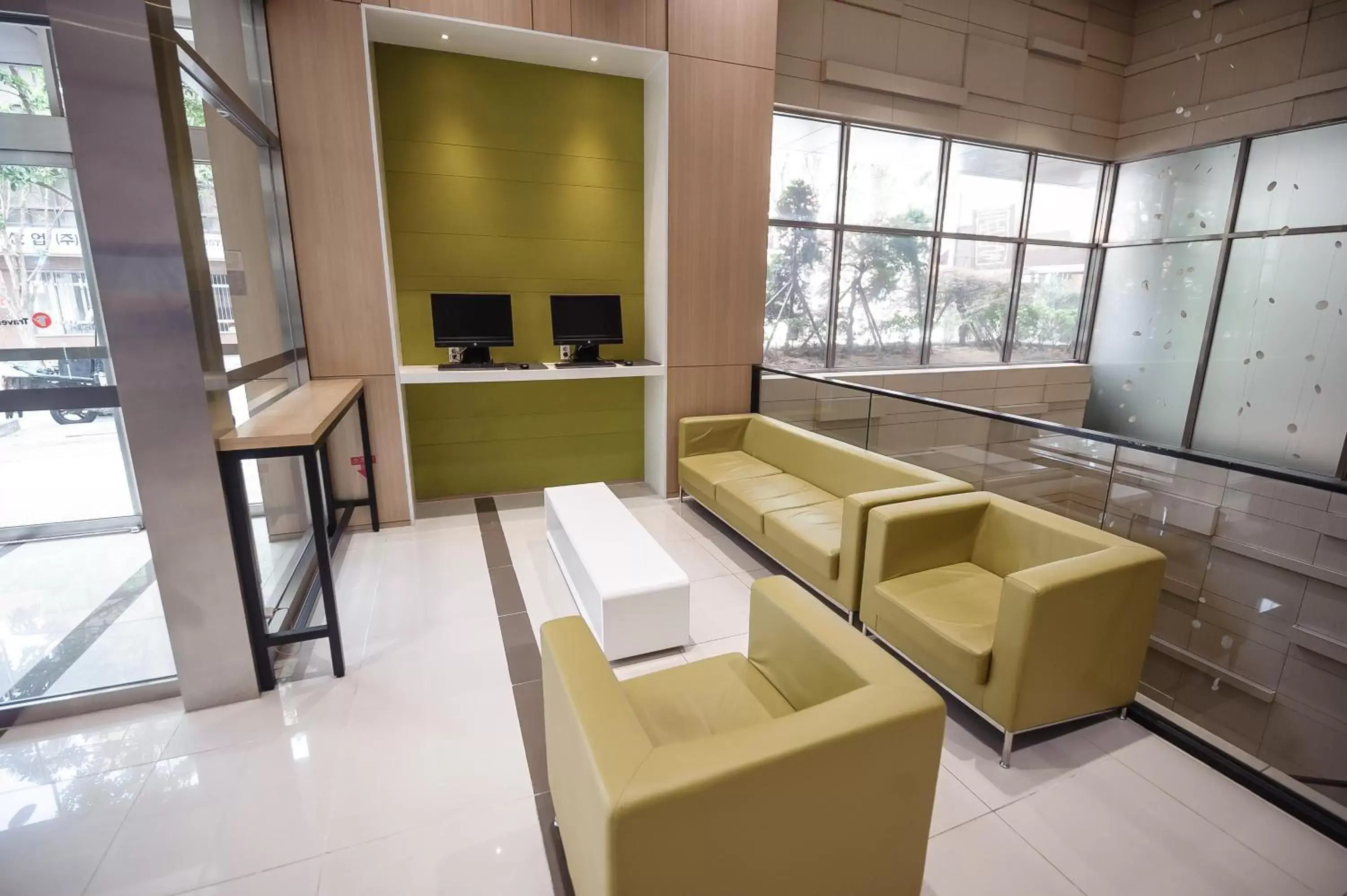 Lobby or reception, Seating Area in Travelodge Myeongdong Euljiro
