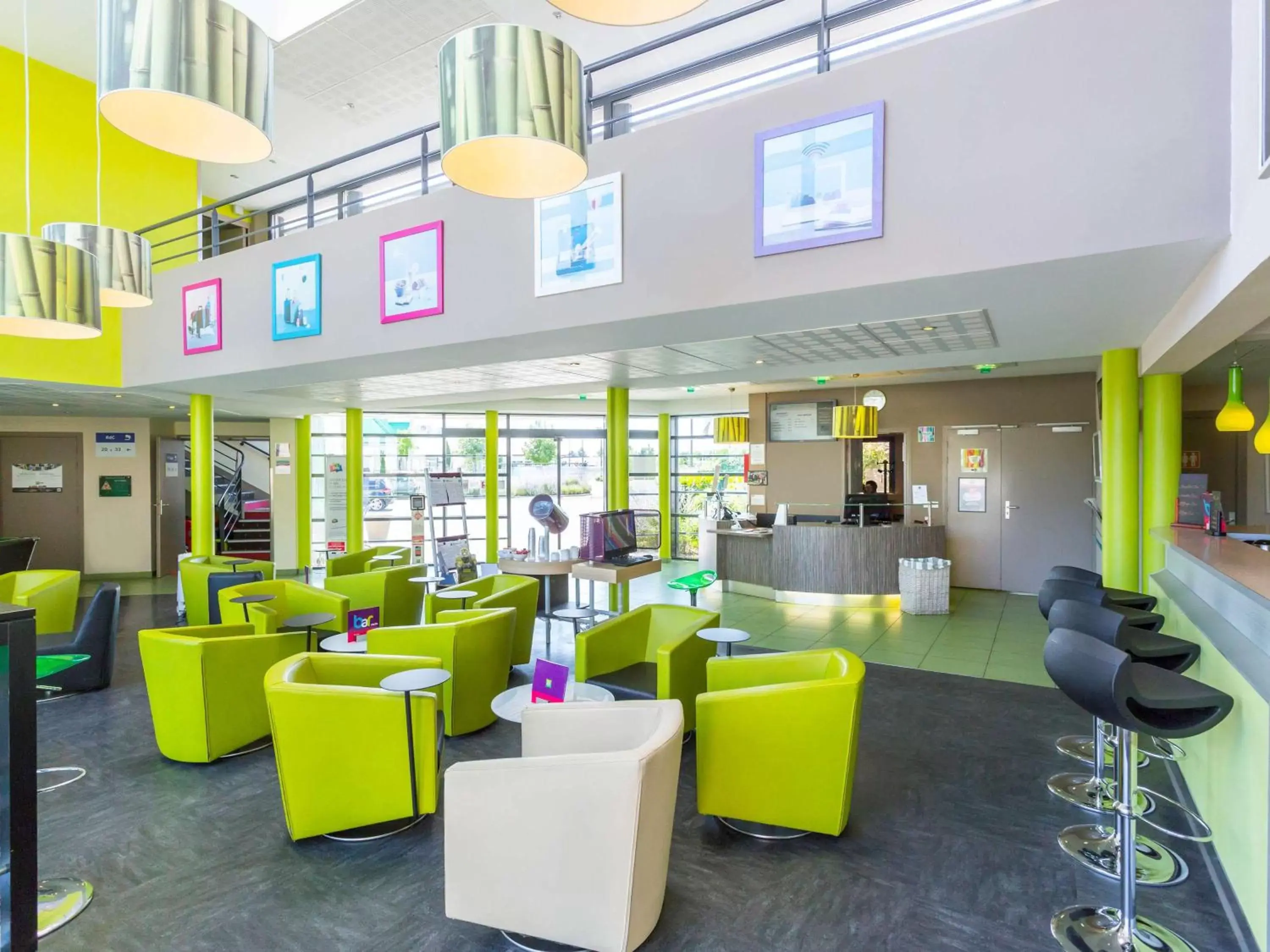 Property building, Lounge/Bar in ibis Styles Bourges