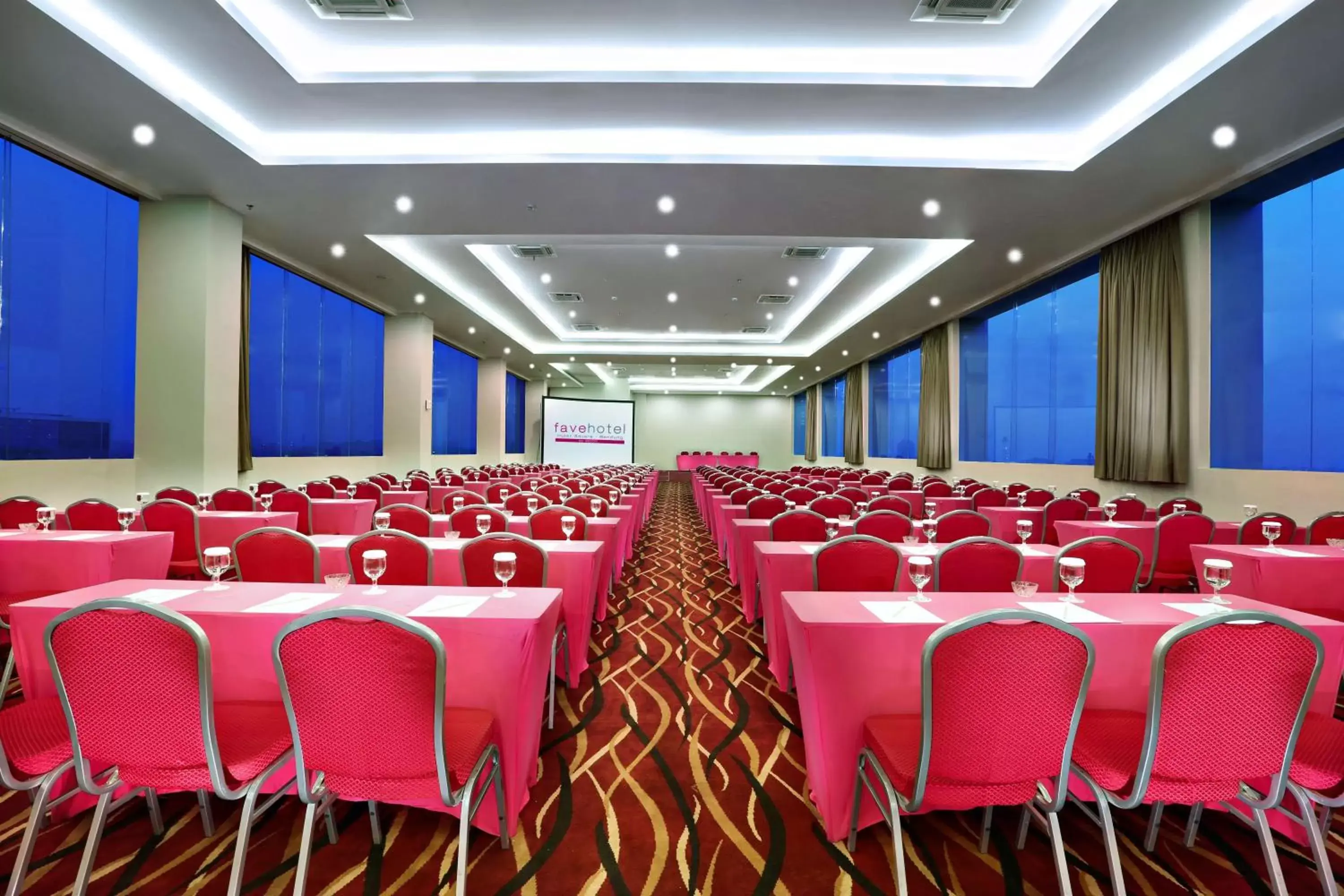 Meeting/conference room in favehotel Hyper Square