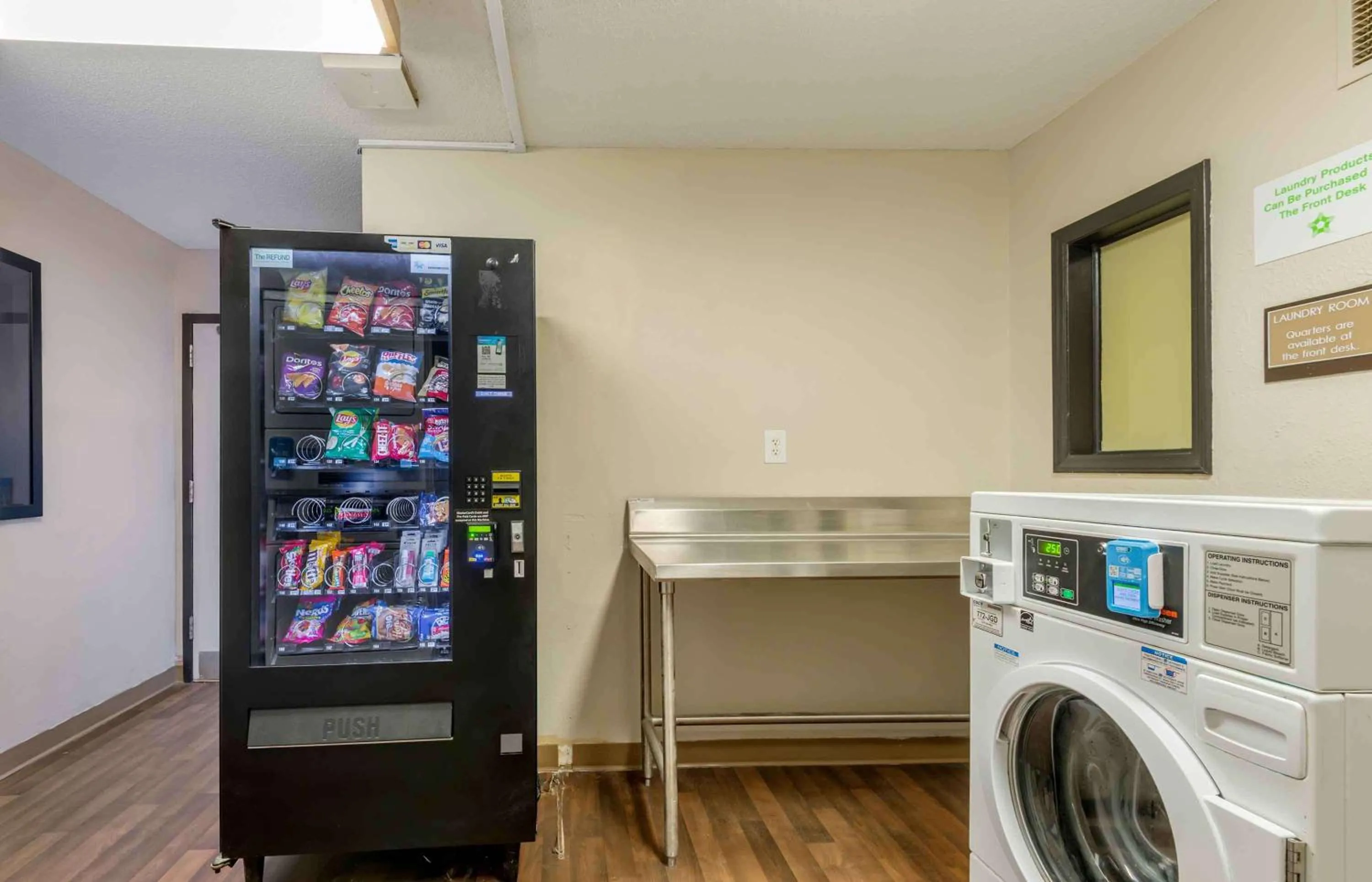 Property building in Studio 6 Suites Charlotte, NC - Tyvola Rd-Executive Park