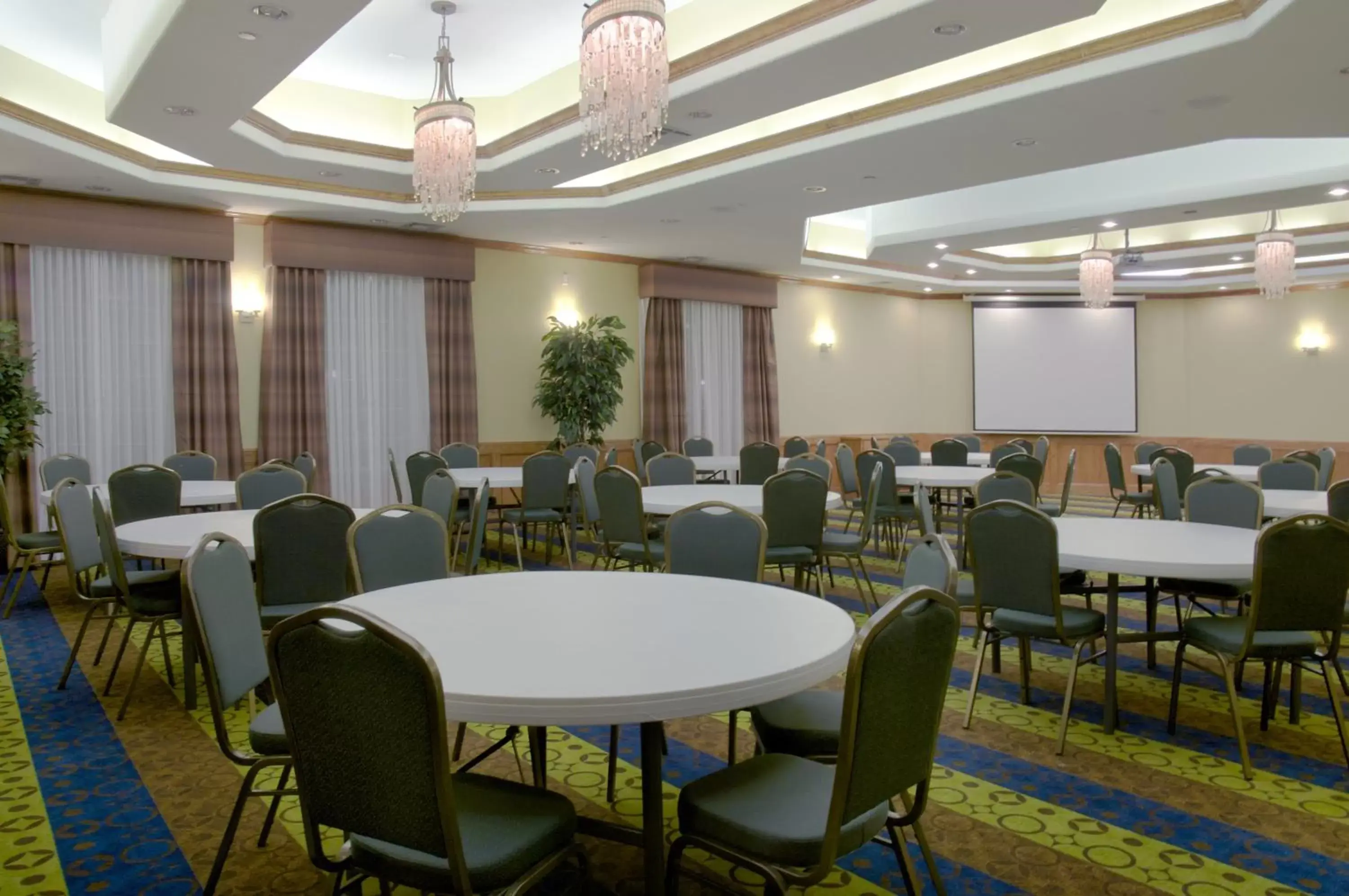 Meeting/conference room in Holiday Inn Express Hotel Galveston West-Seawall, an IHG Hotel