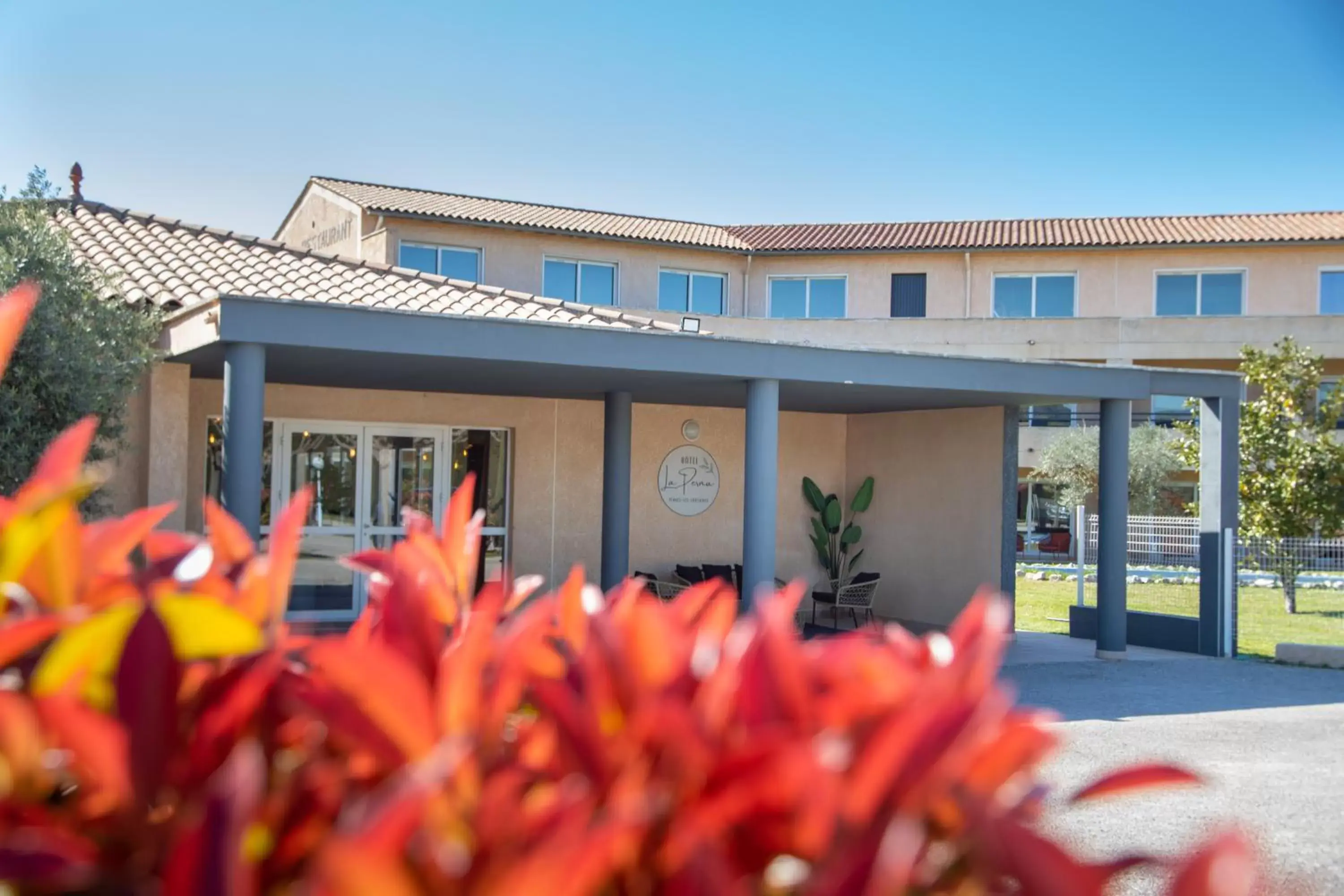 Property building in Hôtel La Perna Property building in Hôtel La Perna