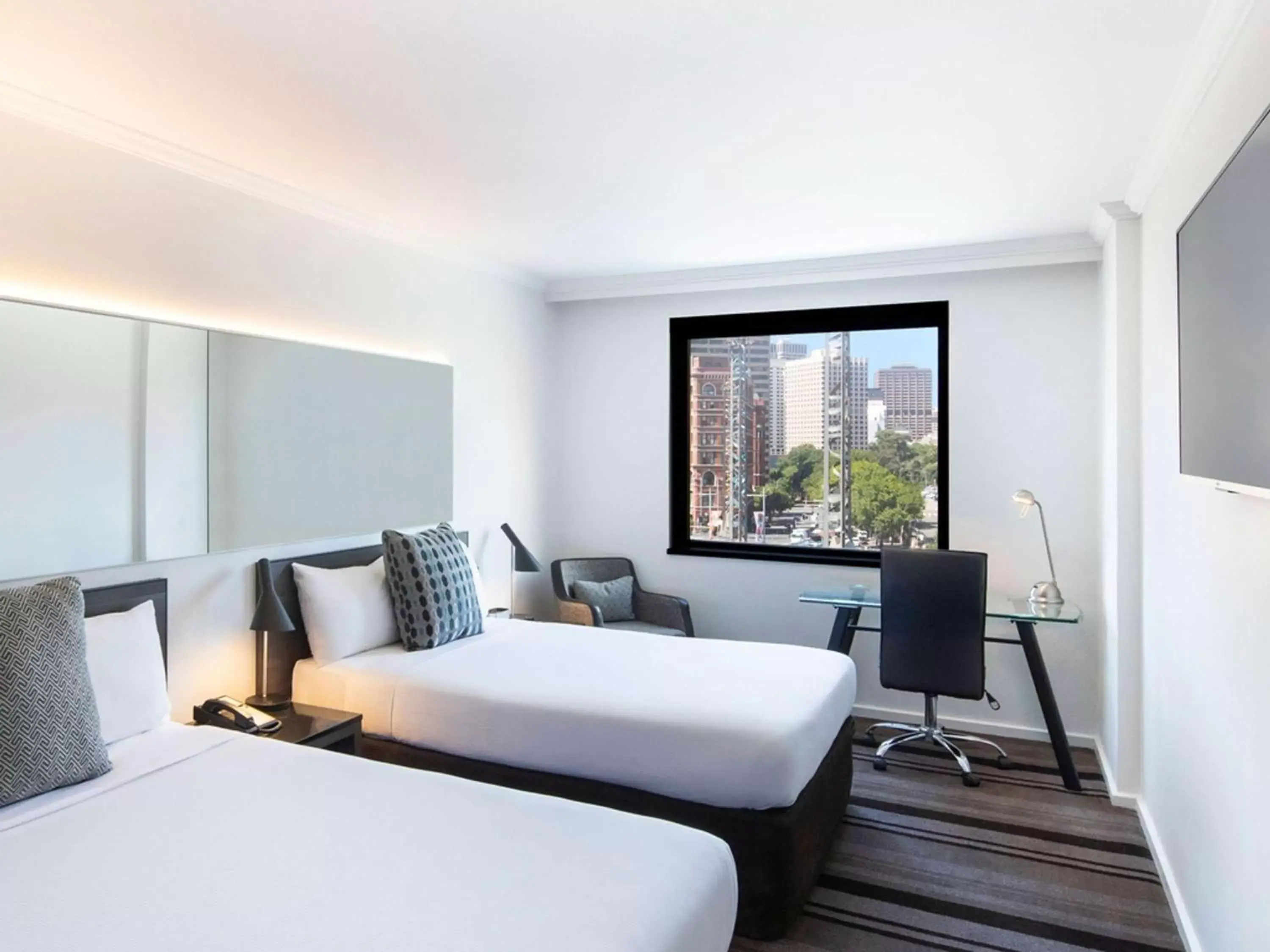 Bedroom, Bed in Mercure Sydney