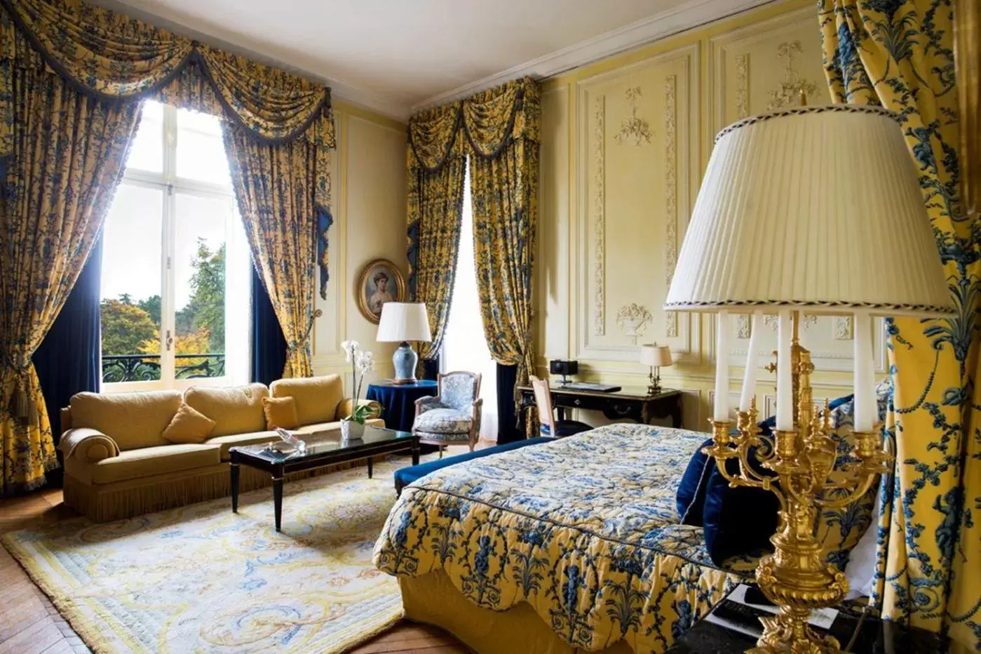 Bedroom in Domaine les Crayères