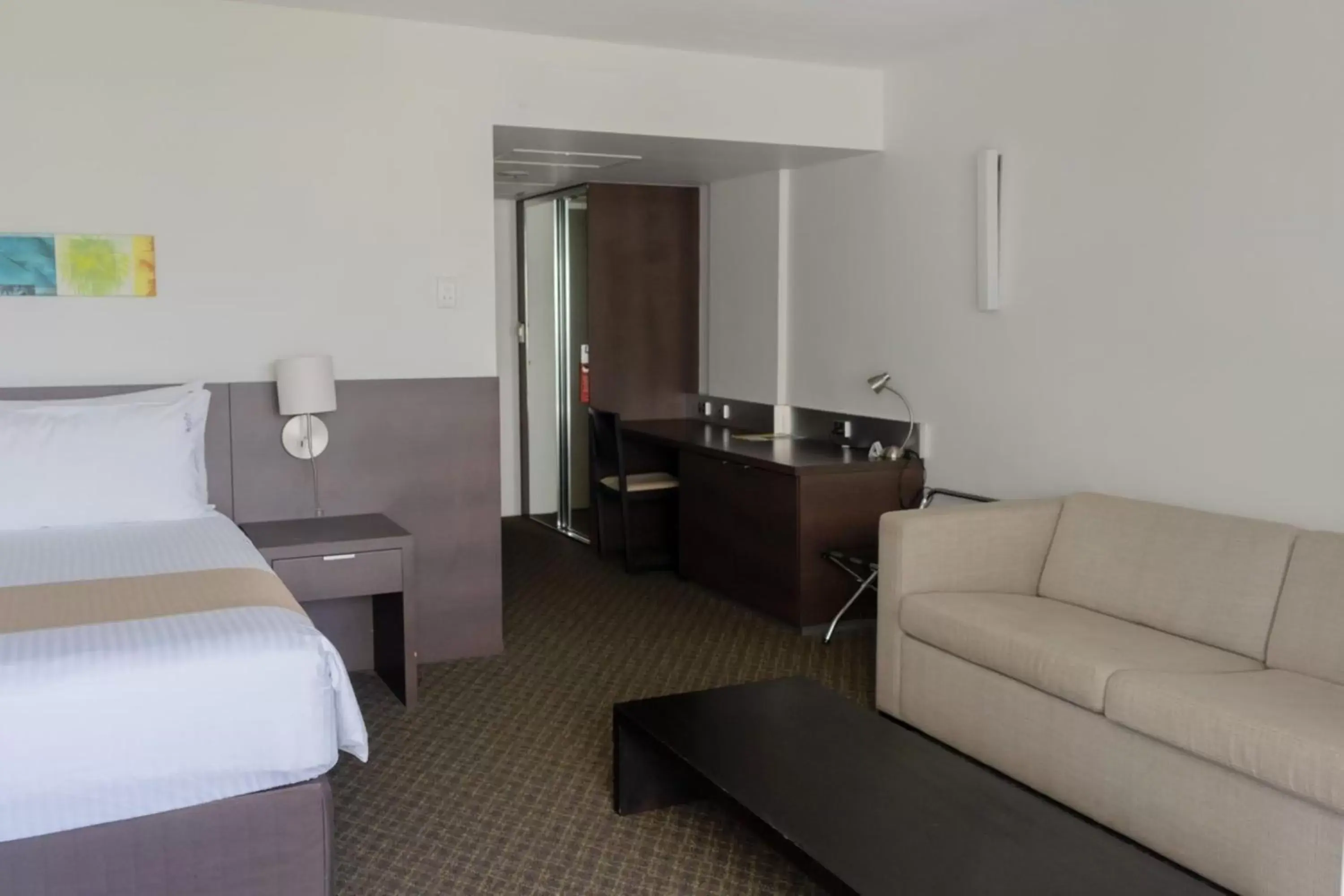 Bedroom in Holiday Inn Cairns Harbourside, an IHG Hotel