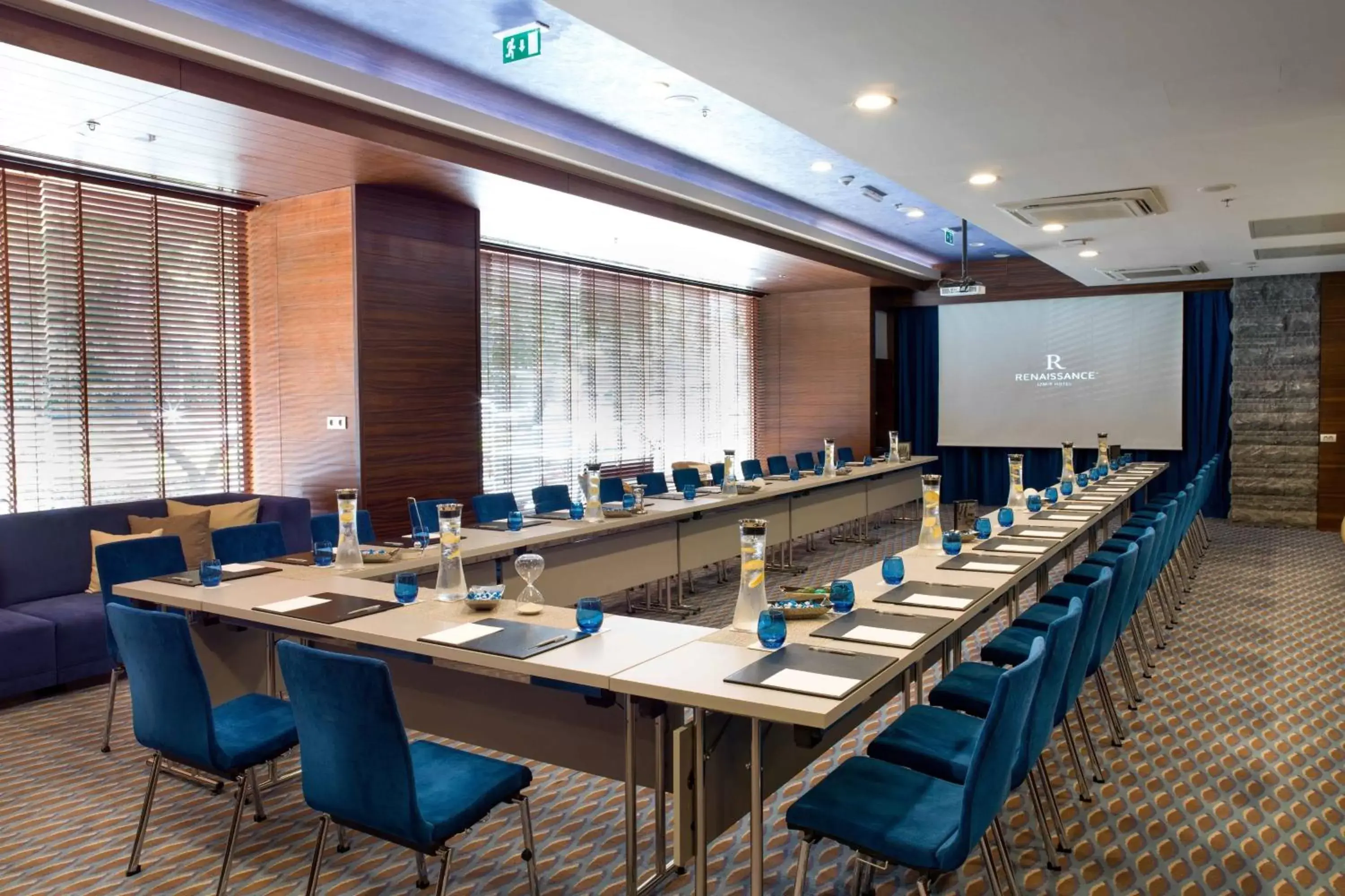 Meeting/conference room in Renaissance Izmir Hotel