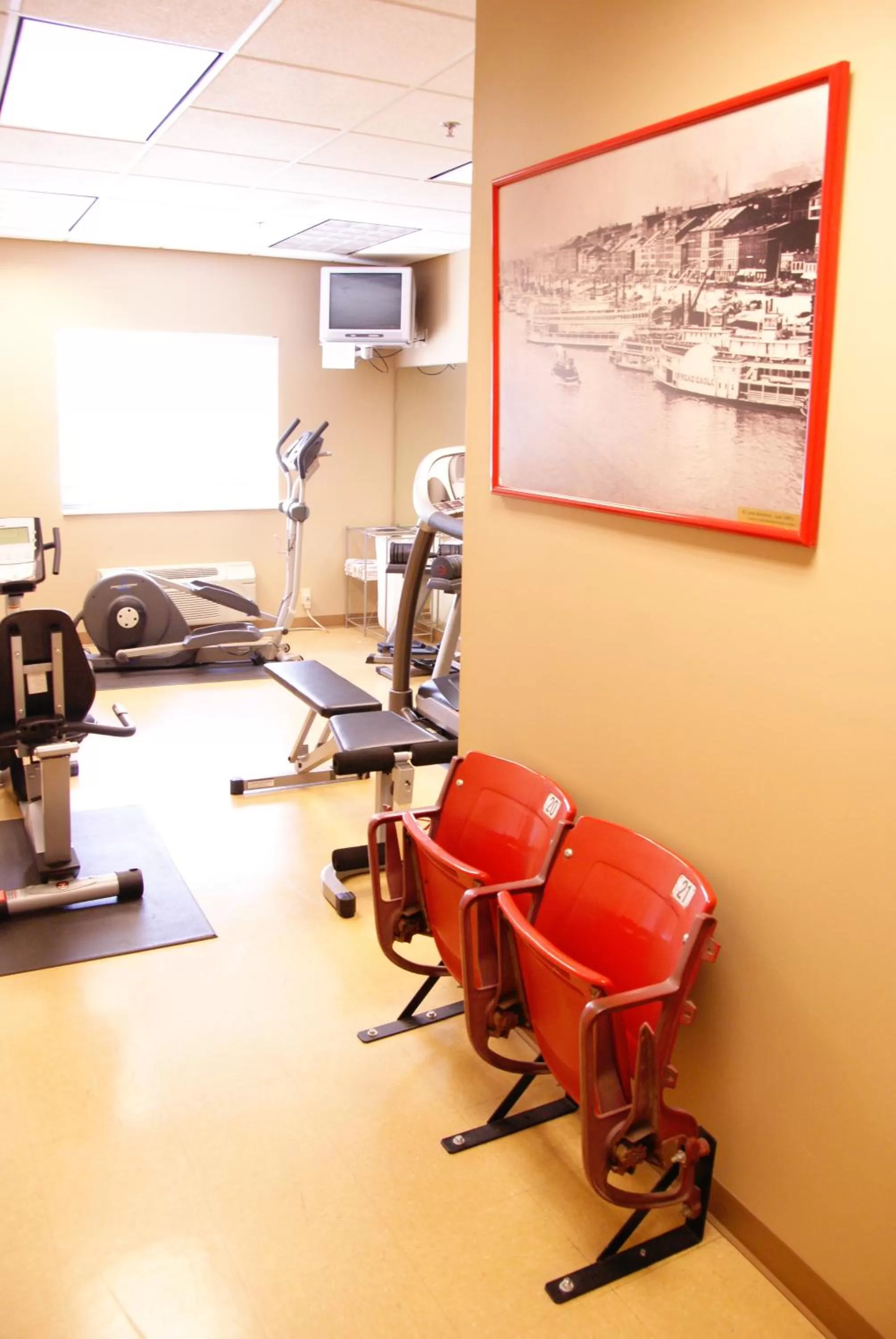 Fitness centre/facilities in Country Hearth Inn & Suites Edwardsville