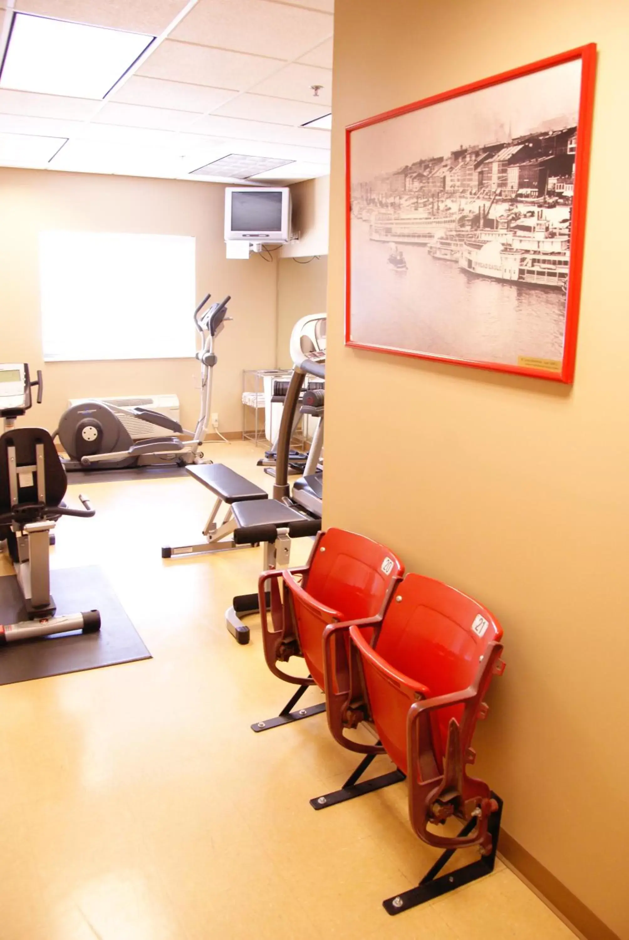 Fitness centre/facilities, Fitness Center/Facilities in Country Hearth Inn & Suites Edwardsville