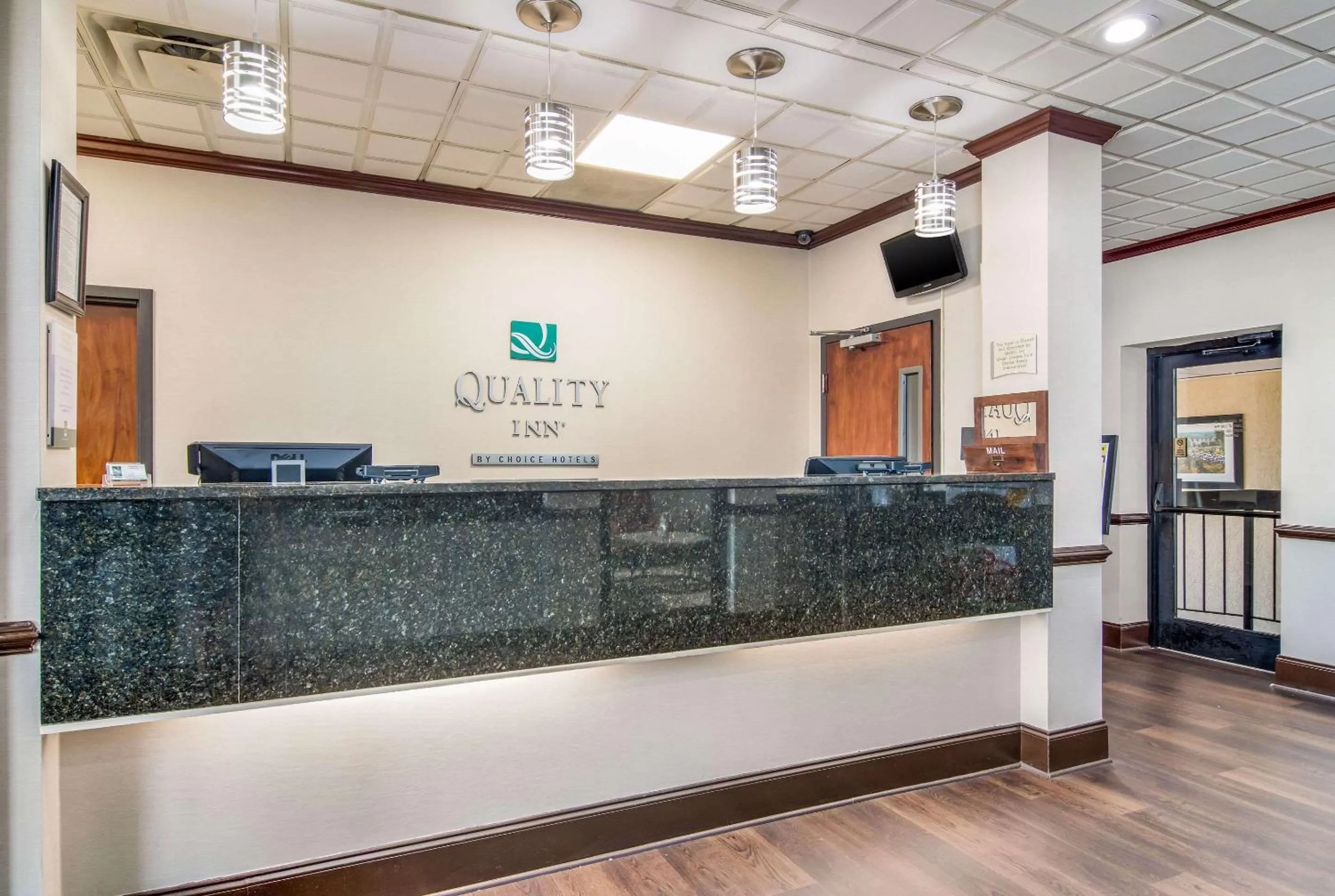 Lobby or reception in Quality Inn Suwanee I-85