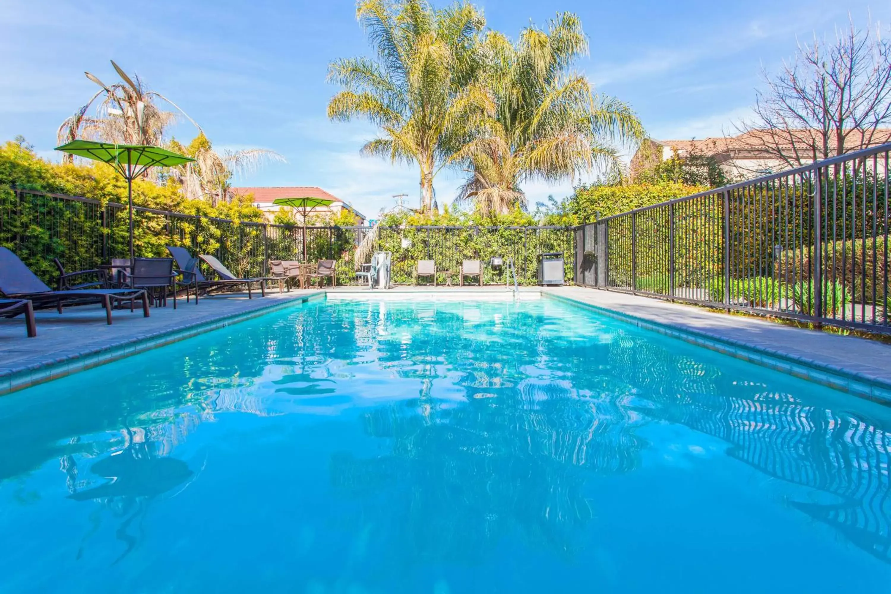 Pool view, Swimming Pool in Hampton Inn and Suites Merced