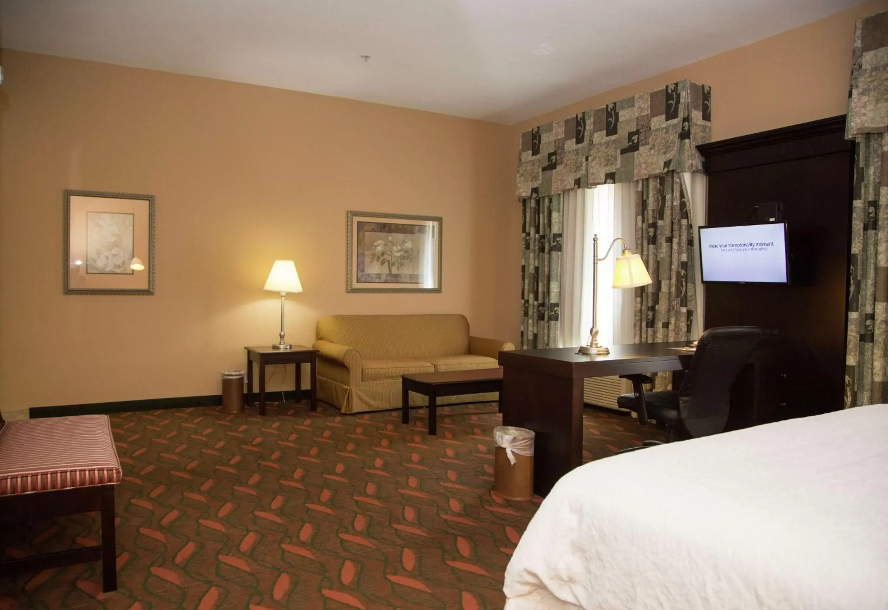 Bathroom, TV/Entertainment Center in Hampton Inn & Suites Houston Rosenberg