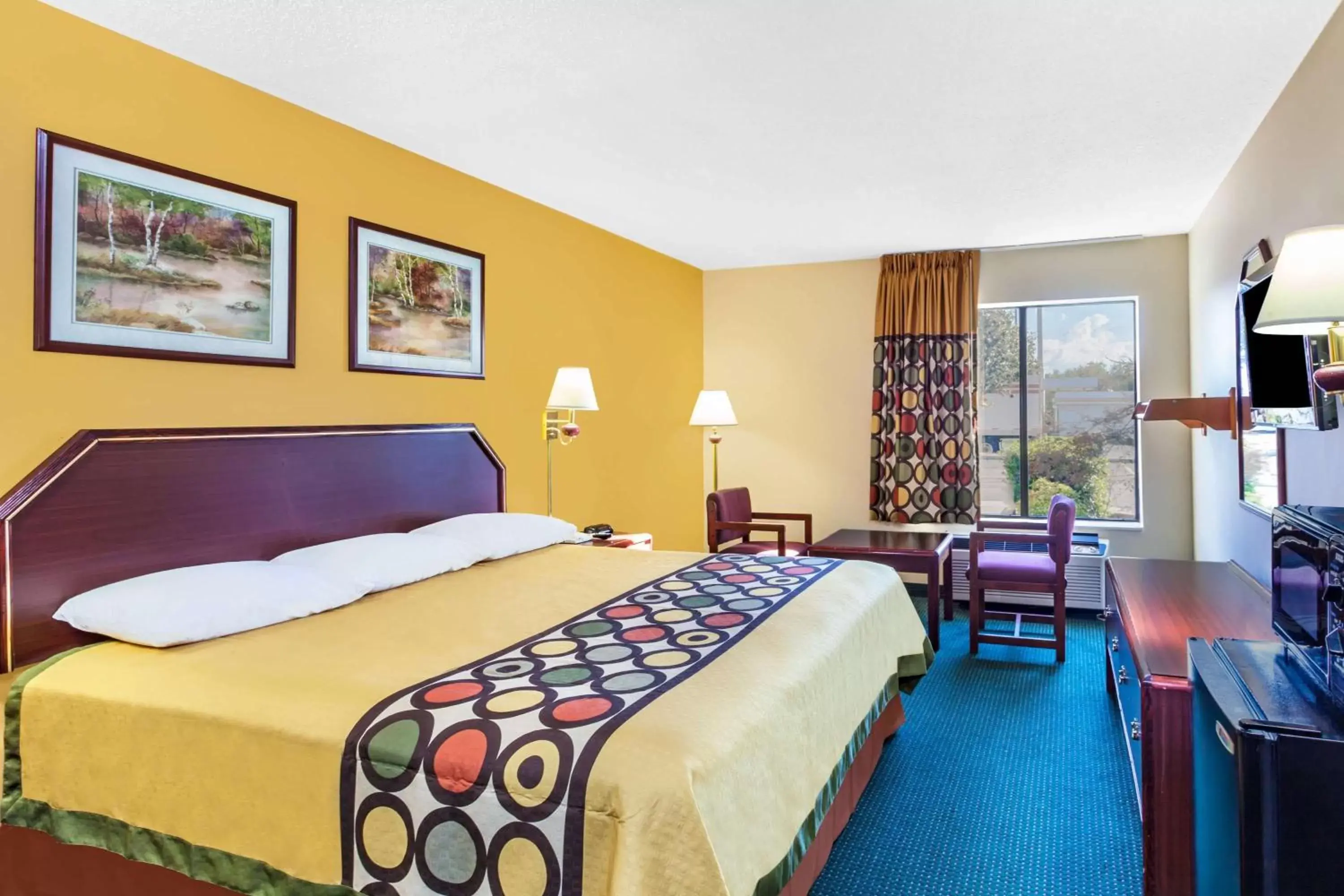 King Room - Disability Access - Smoking in Super 8 by Wyndham Morristown/South