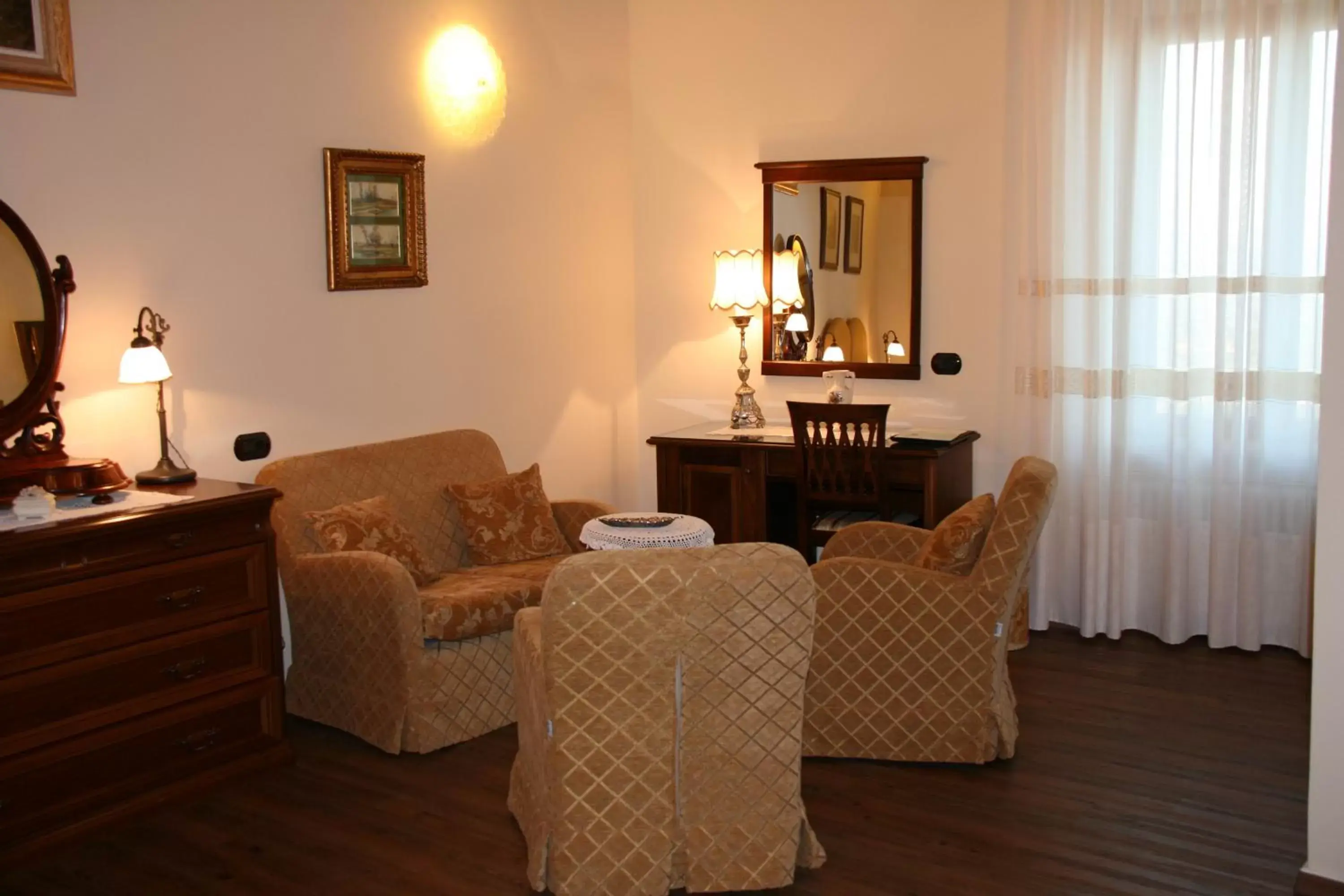 Living room, Seating Area in Meublé il Riccio