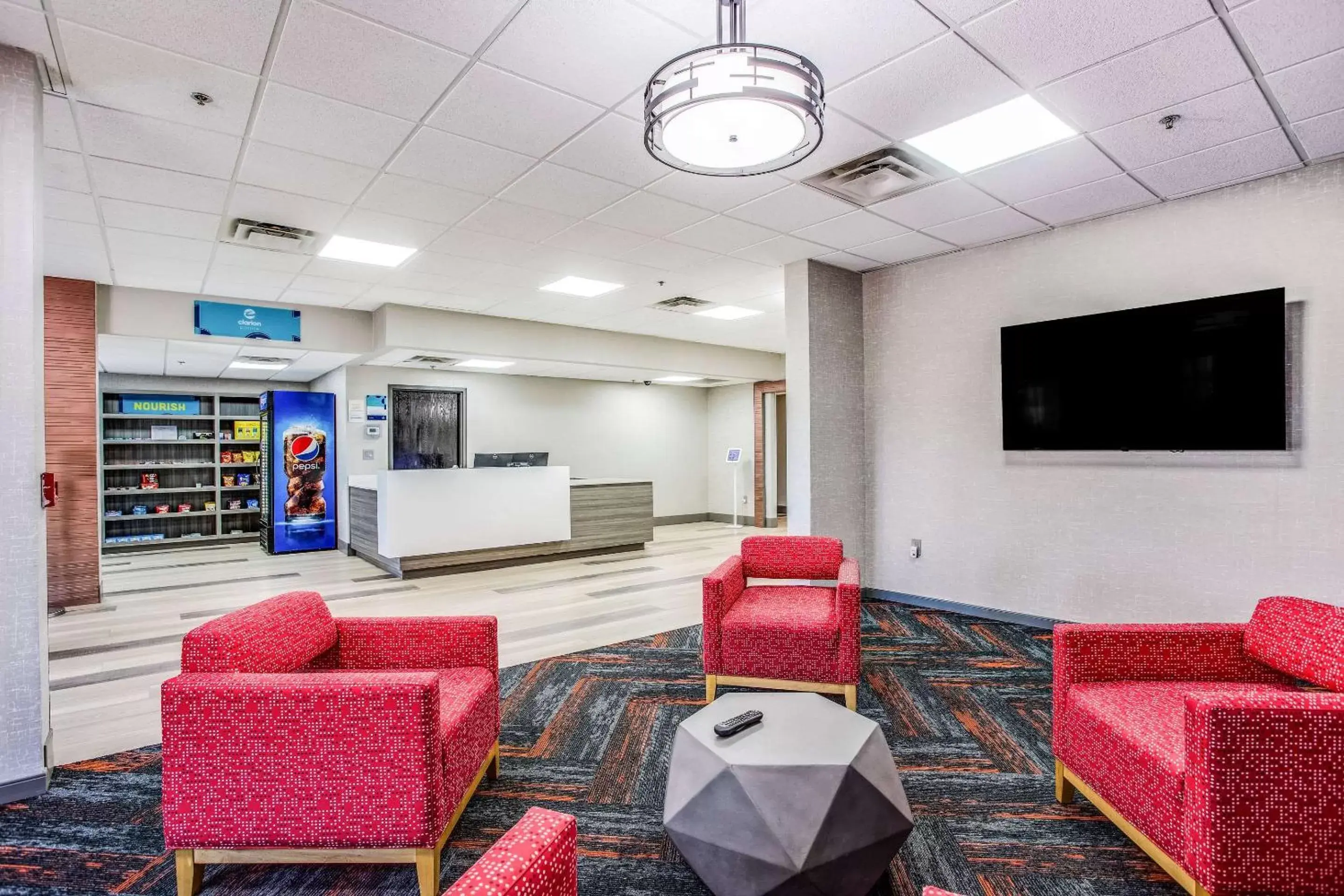 Lobby or reception in Clarion Pointe Franklin - Nashville Area