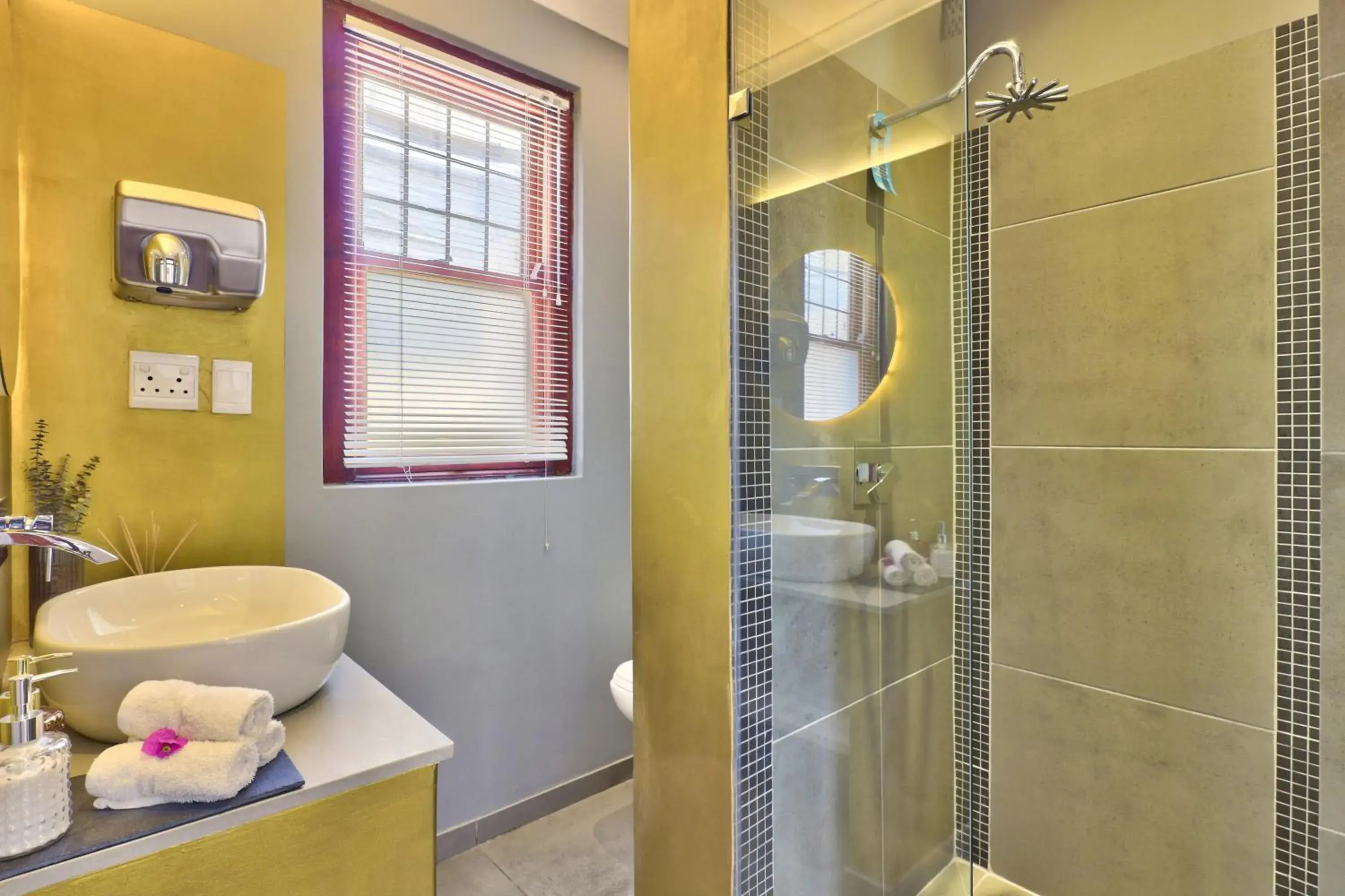 Public Bath, Bathroom in Cape Diem Lodge