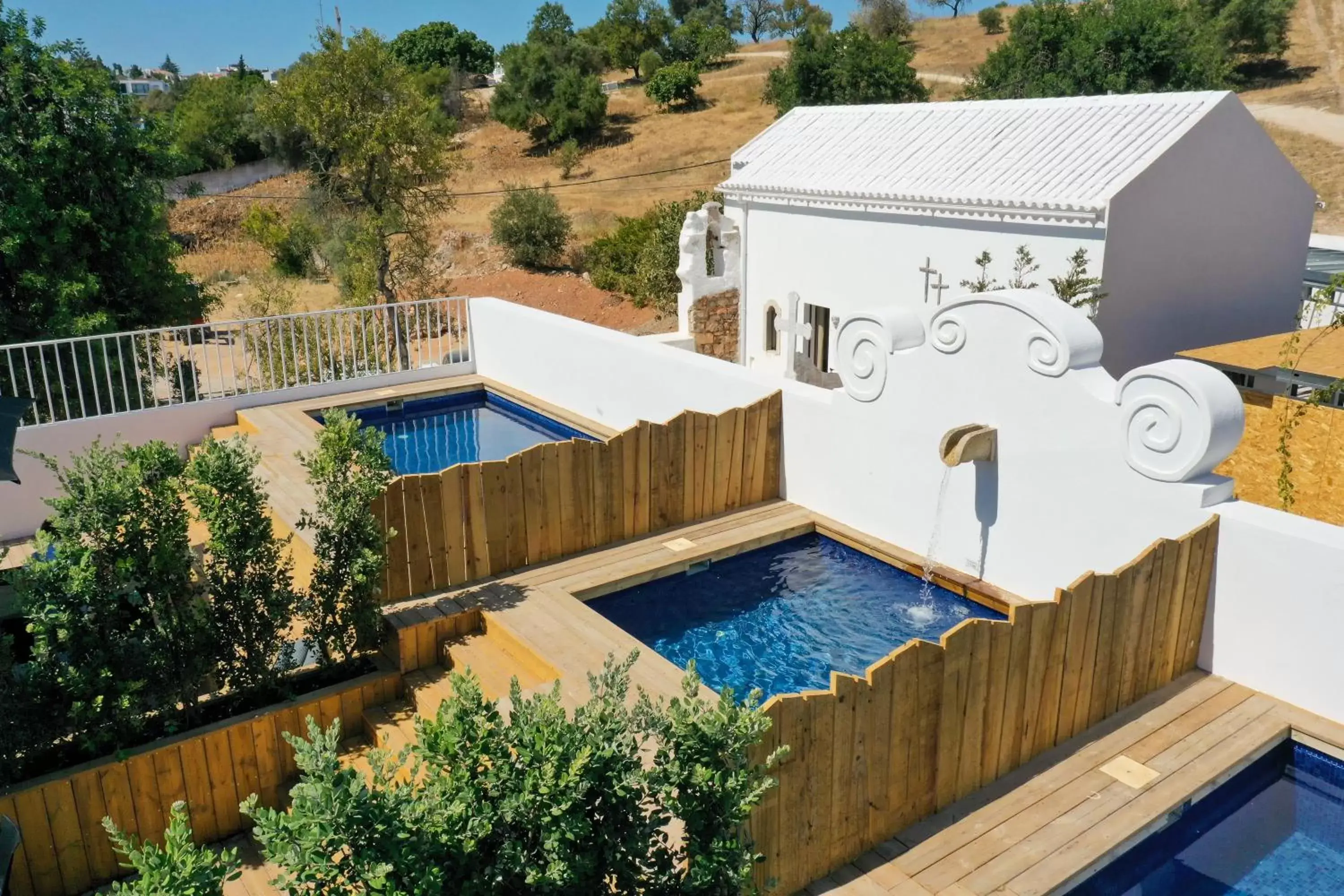 Swimming pool, Pool View in Colégio Charm House