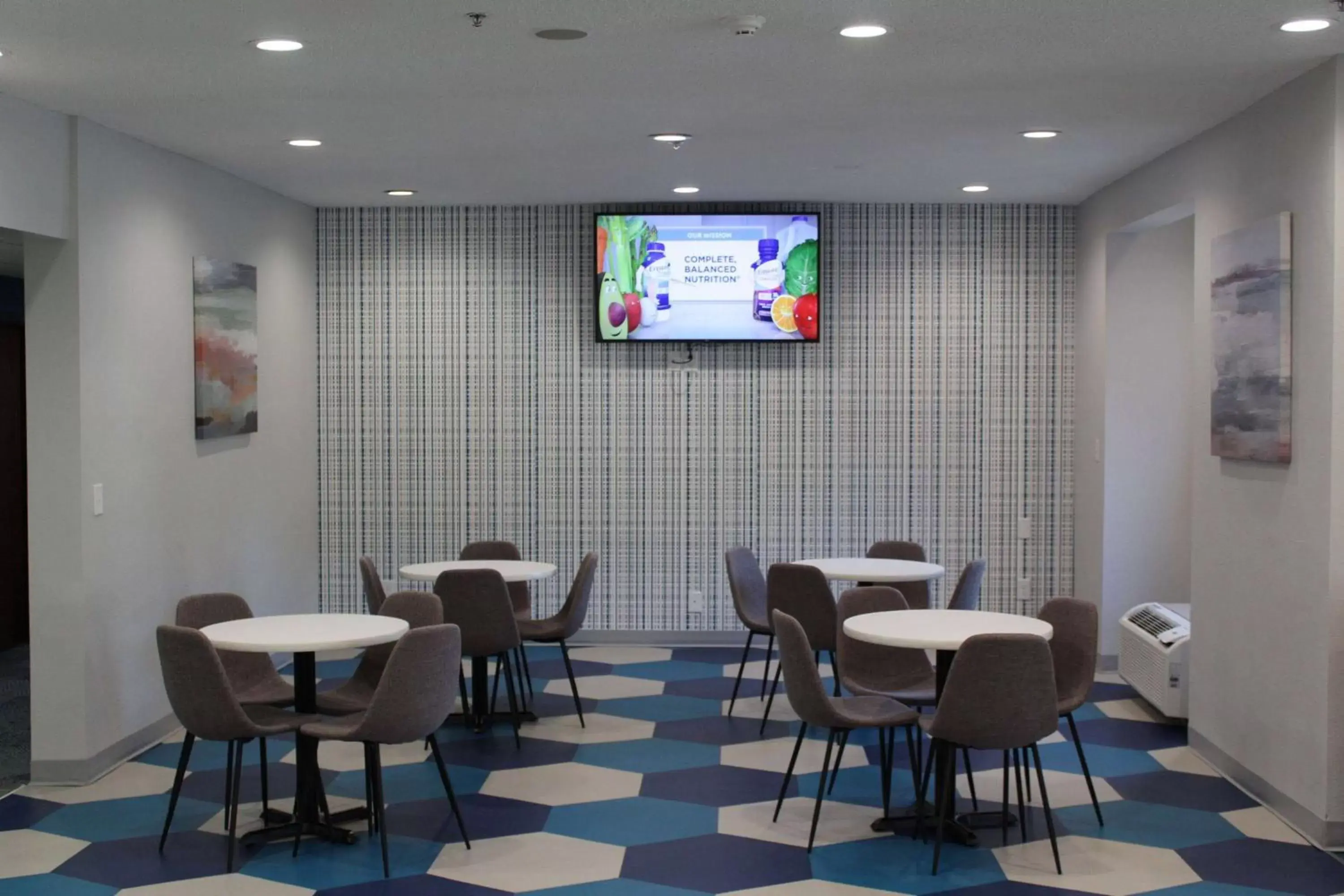 Restaurant/places to eat in Microtel Inn & Suites by Wyndham Stockbridge/Atlanta I-75 Restaurant/places to eat in Microtel Inn & Suites by Wyndham Stockbridge/Atlanta I-75