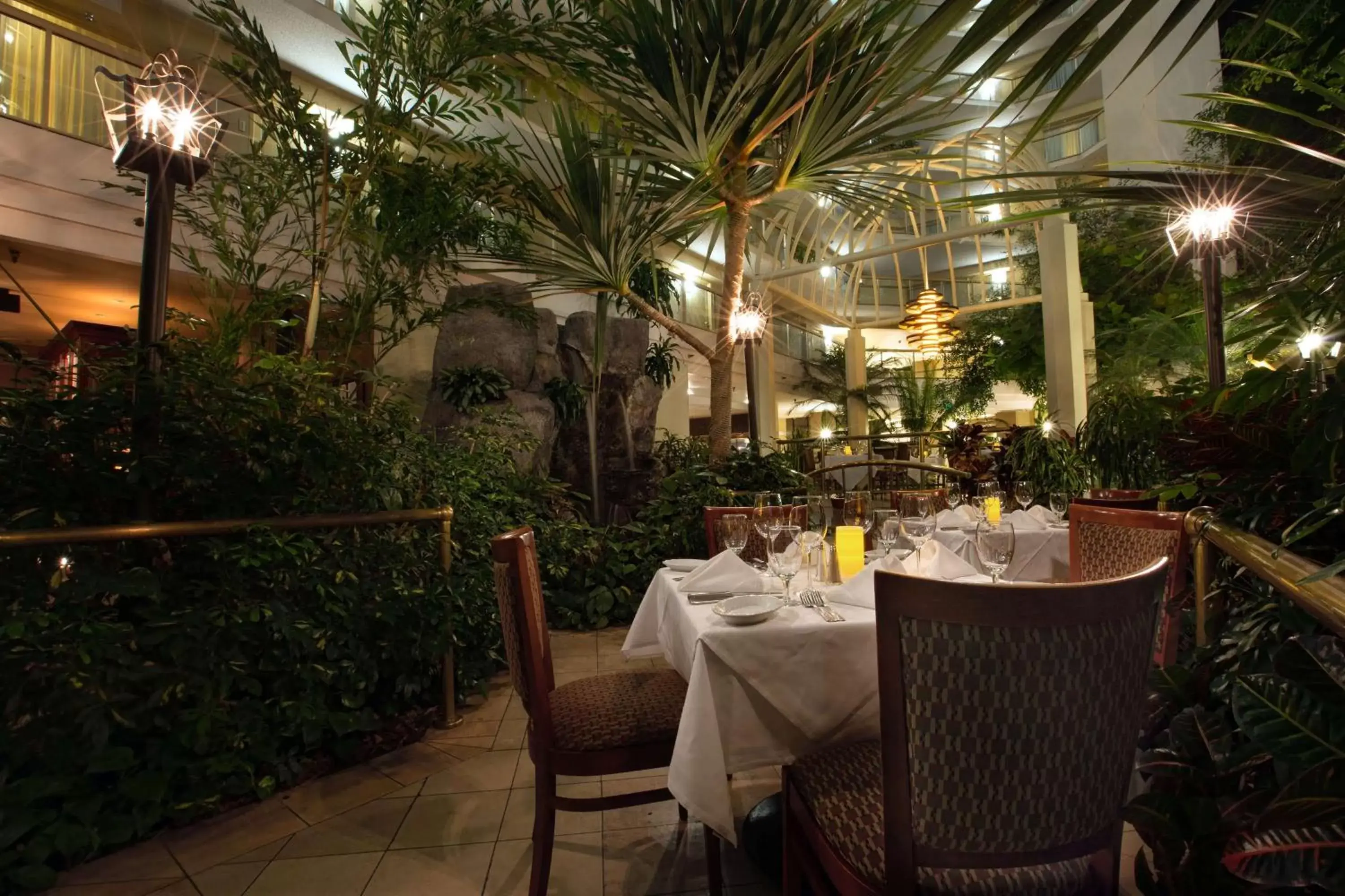 Restaurant/places to eat in Embassy Suites Birmingham Restaurant/places to eat in Embassy Suites Birmingham