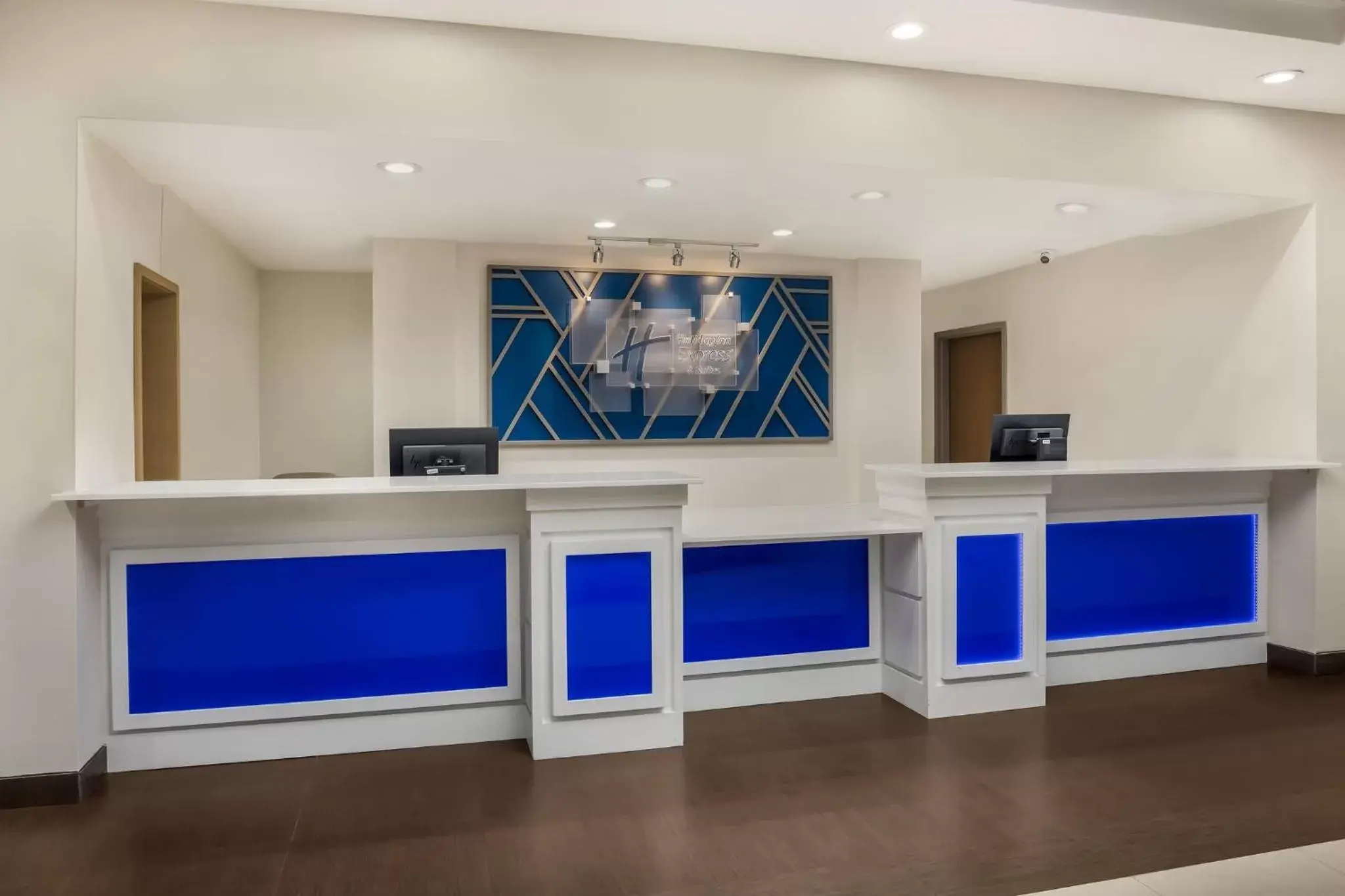 Property building, Lobby/Reception in Holiday Inn Express Hotel & Suites Perry, an IHG Hotel