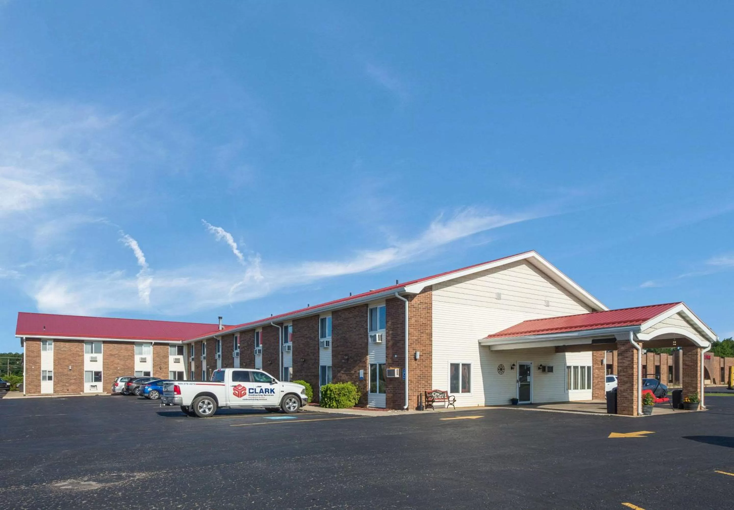 Econo Lodge Inn & Suites Escanaba North