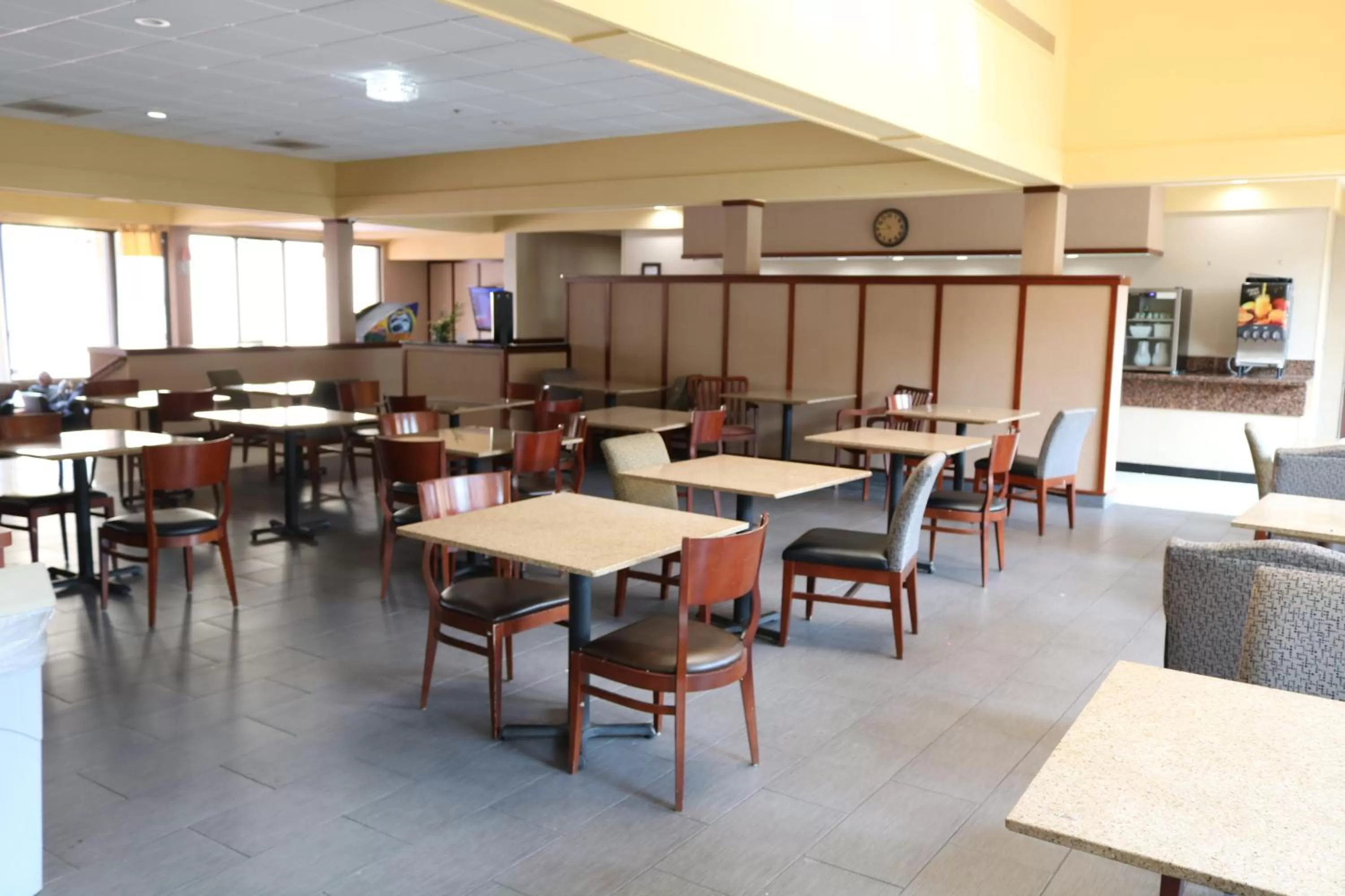 Restaurant/places to eat in Baymont by Wyndham Columbia Northwest