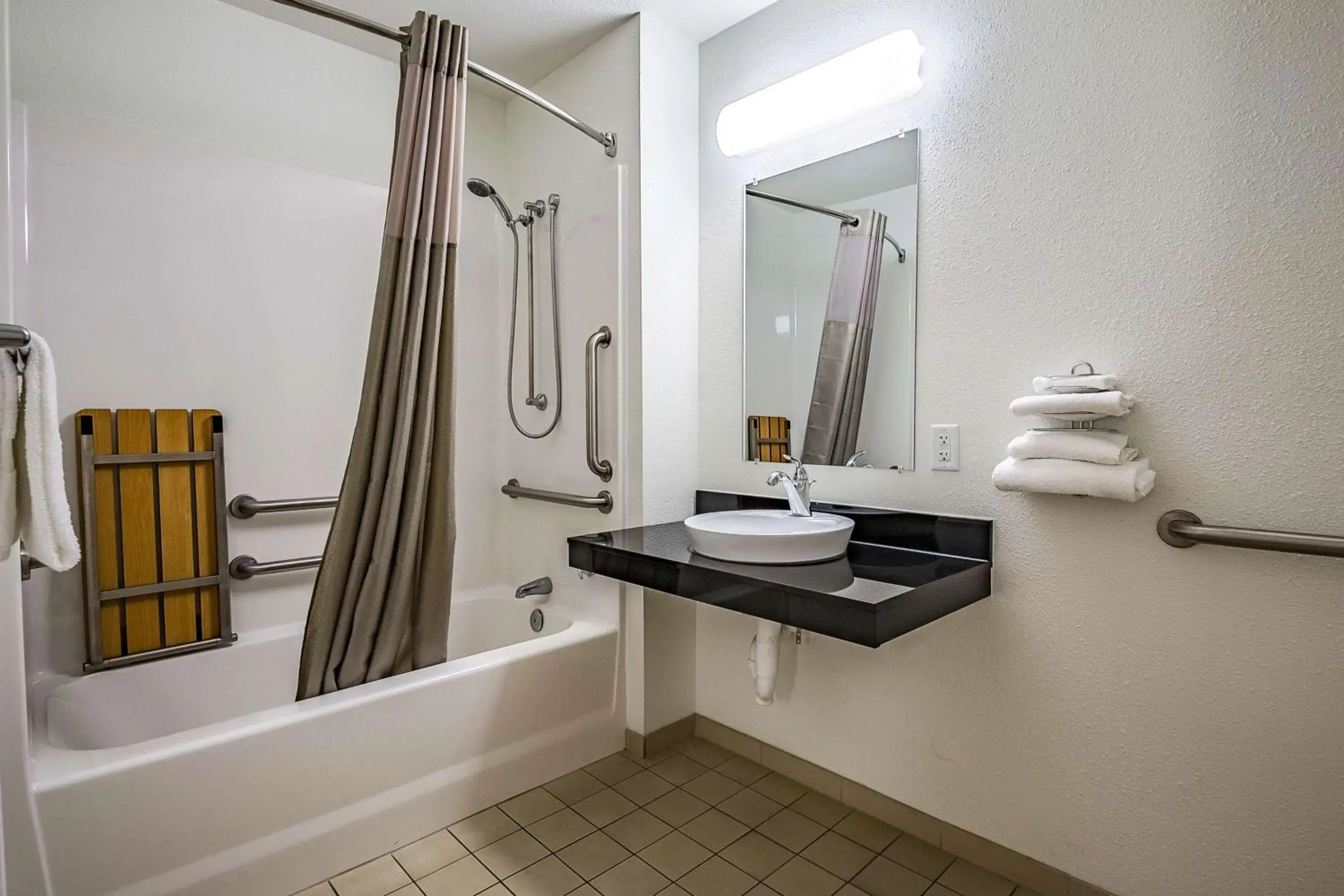 Bathroom in Motel 6-Salt Lake City, UT - West - Airport