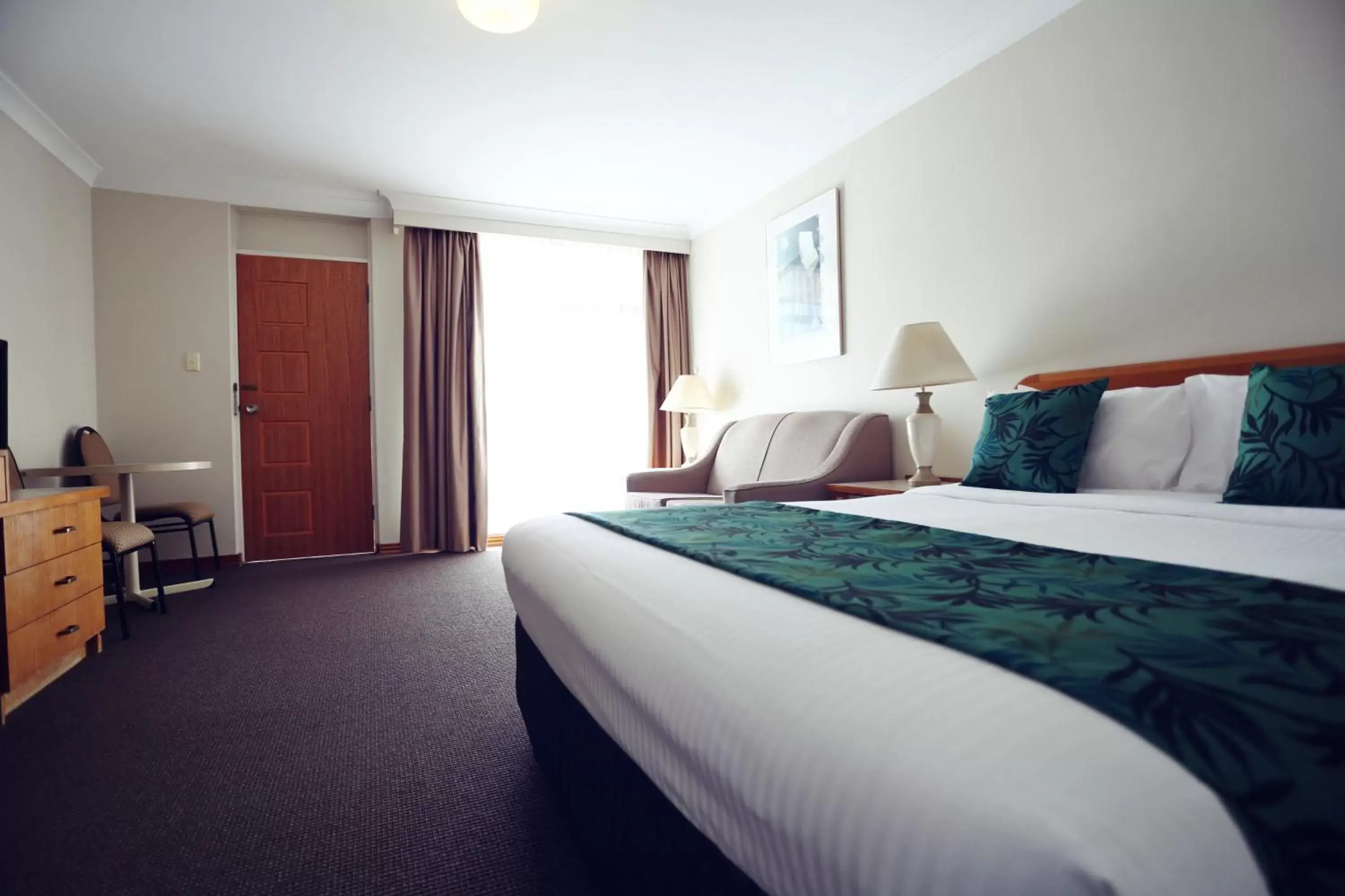 Bedroom, Bed in Cascades Motor Inn