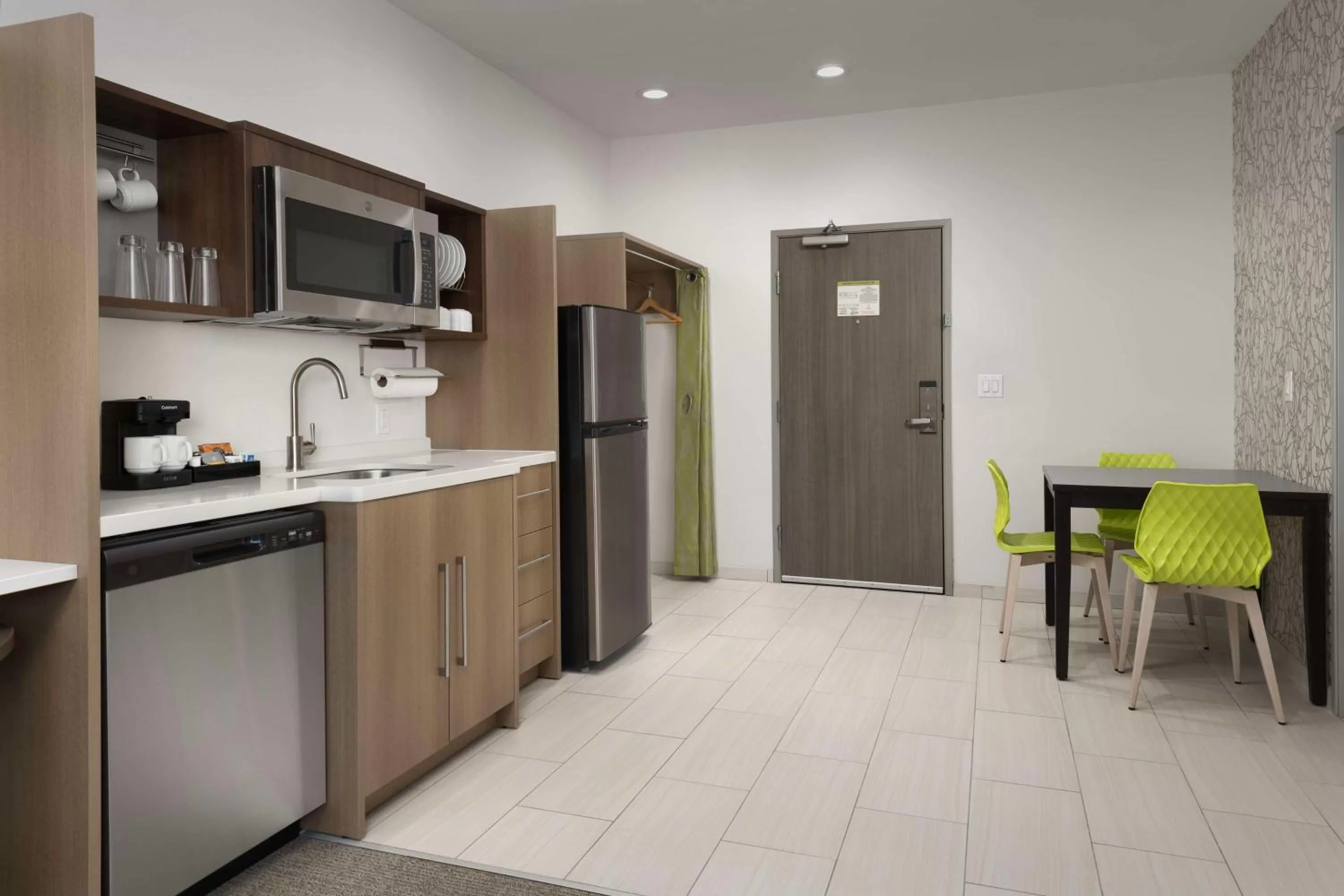 Kitchen or kitchenette in Home2 Suites By Hilton Flower Mound Dallas