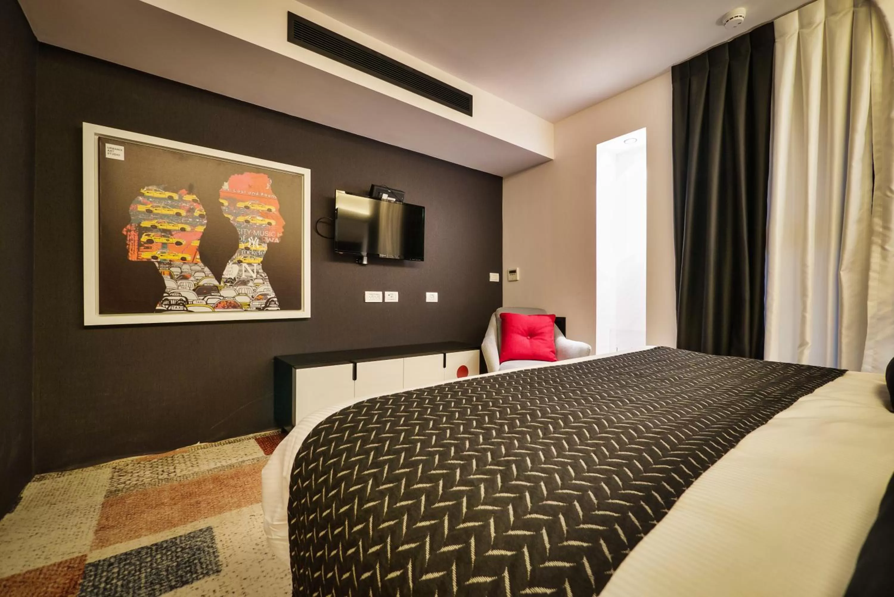 Bedroom, Bed in 21st Floor Hotel