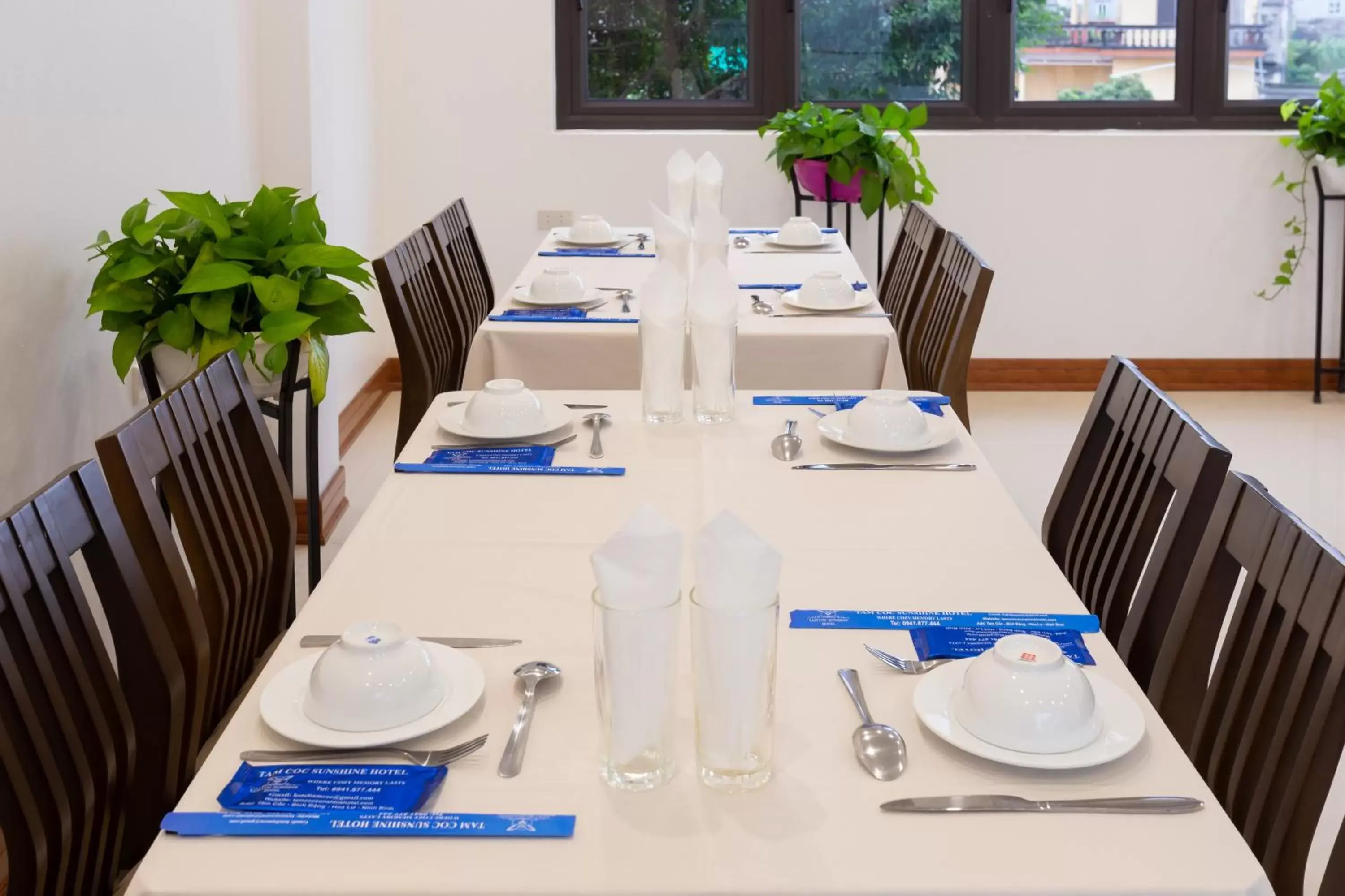 Restaurant/places to eat in TAM COC SUNSHINE HOTEL Restaurant/places to eat in TAM COC SUNSHINE HOTEL