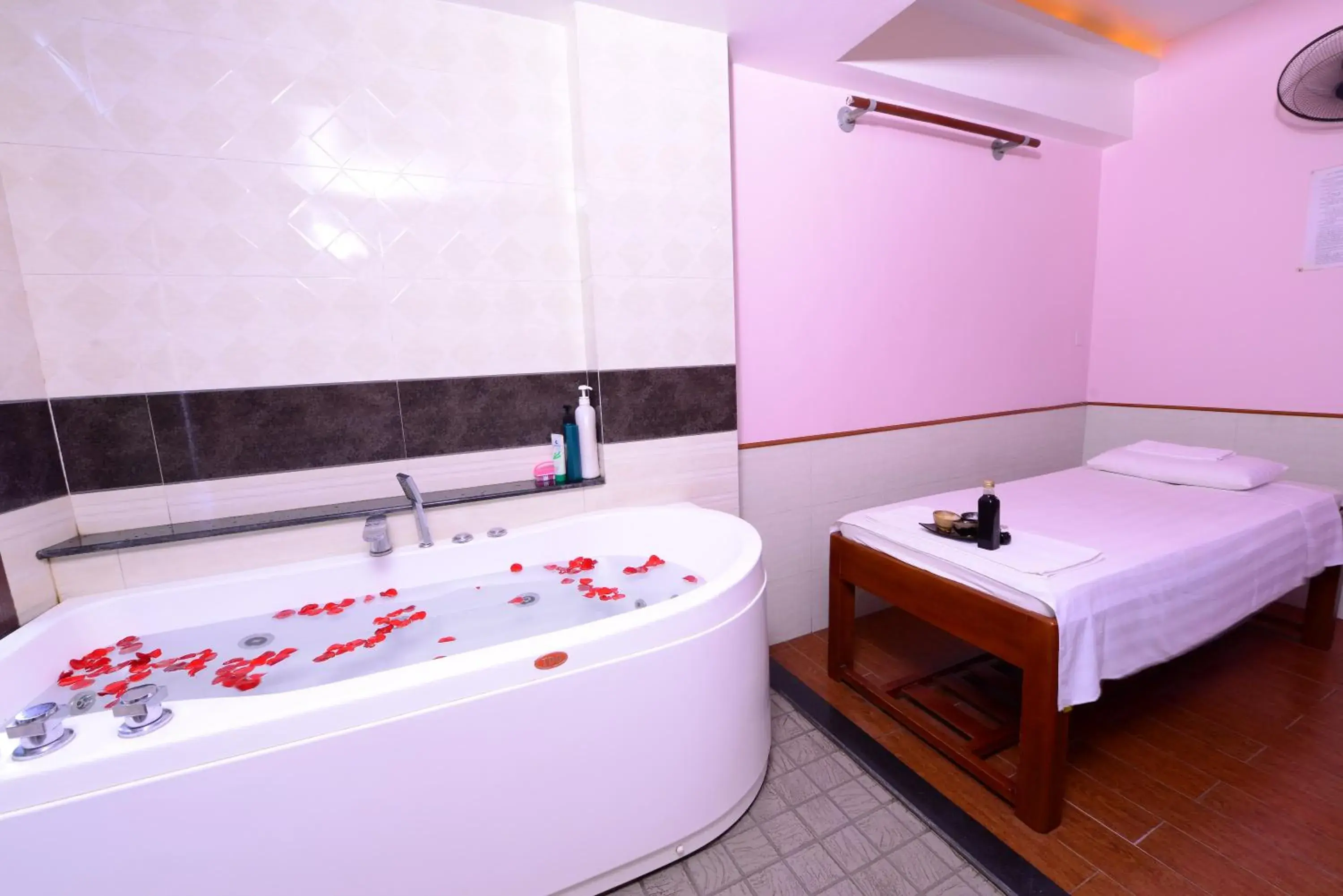 Hot Spring Bath in Blue Hanoi Inn Luxury Hotel and Spa