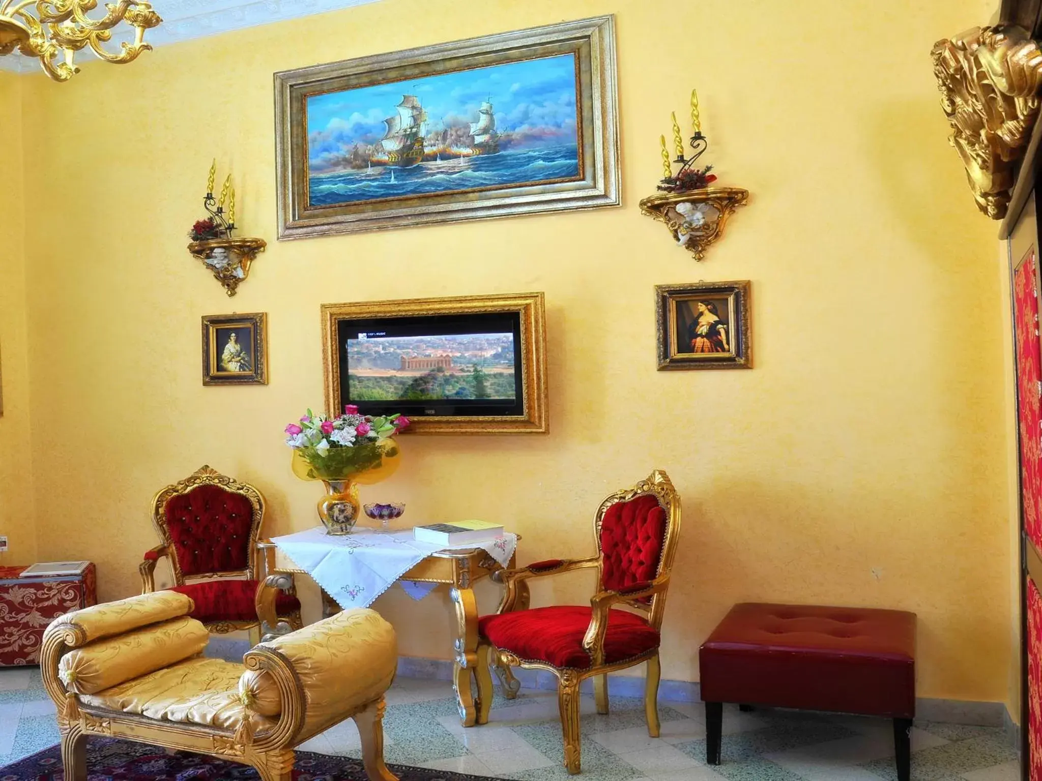 Photo of the whole room, Seating Area in B&B La Dolce Vita - Luxury House