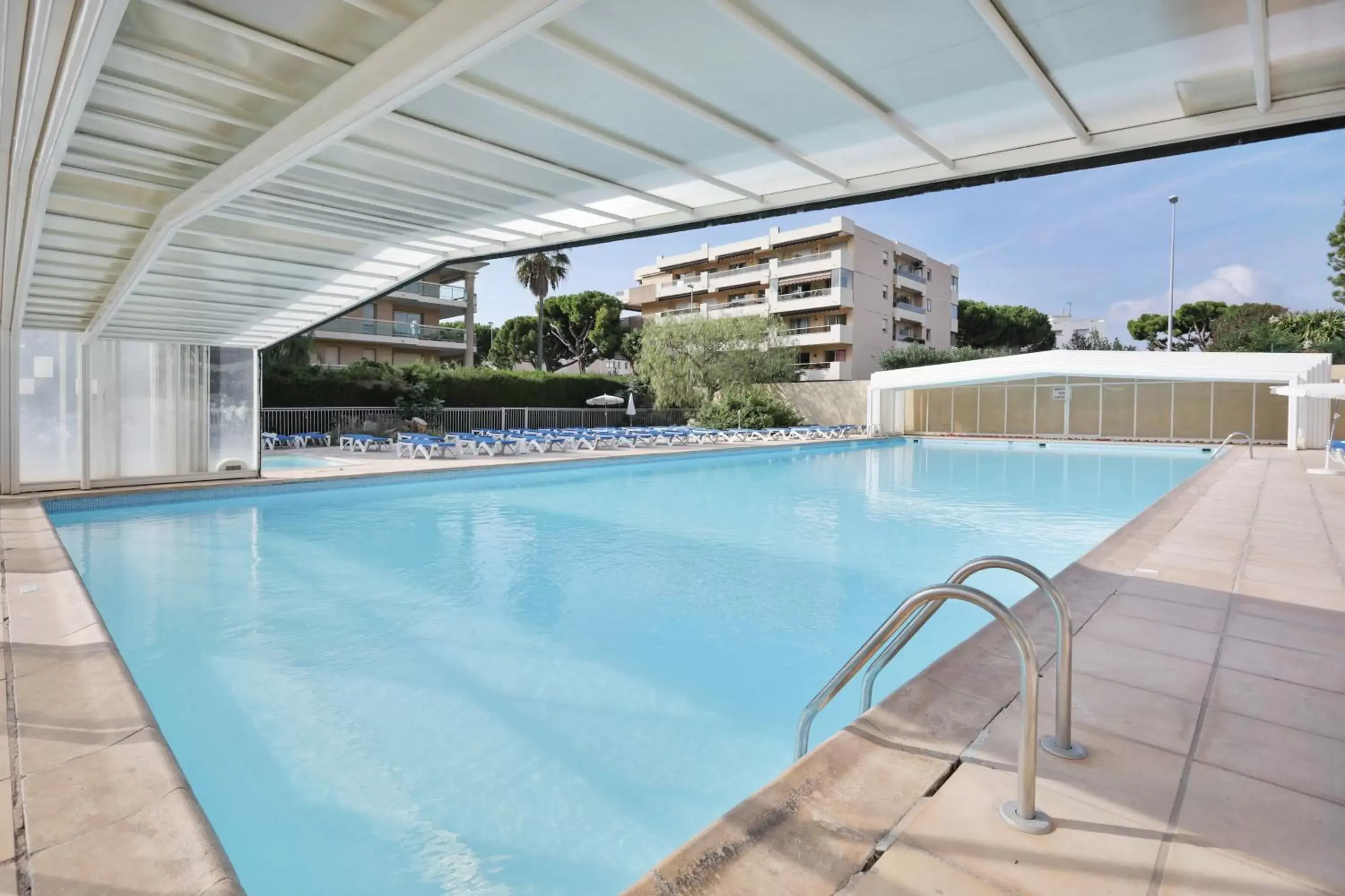 Swimming pool in Résidence Pierre & Vacances Heliotel Marine Swimming pool in Résidence Pierre & Vacances Heliotel Marine