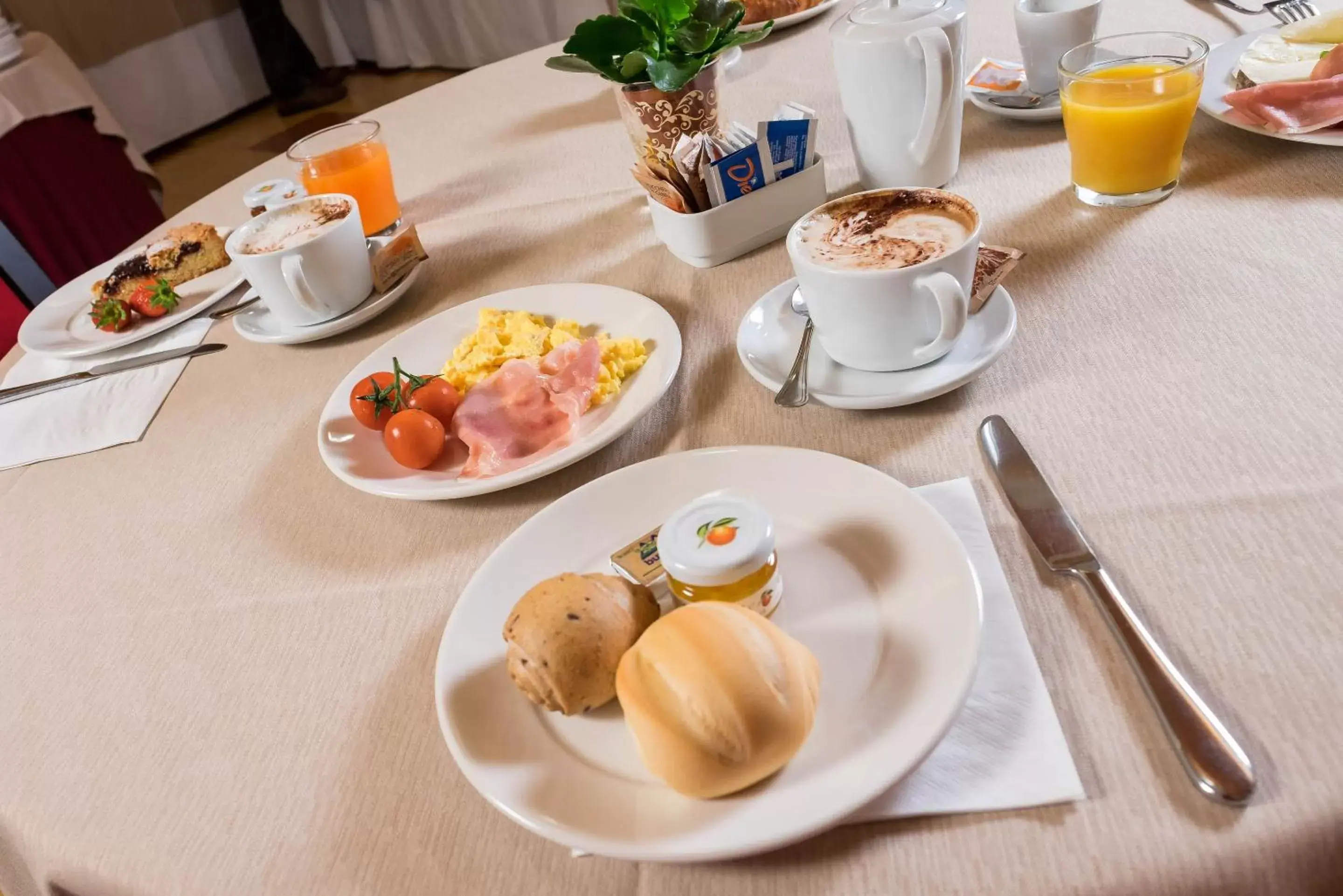 Buffet breakfast in West Point Airport Hotel Buffet breakfast in West Point Airport Hotel