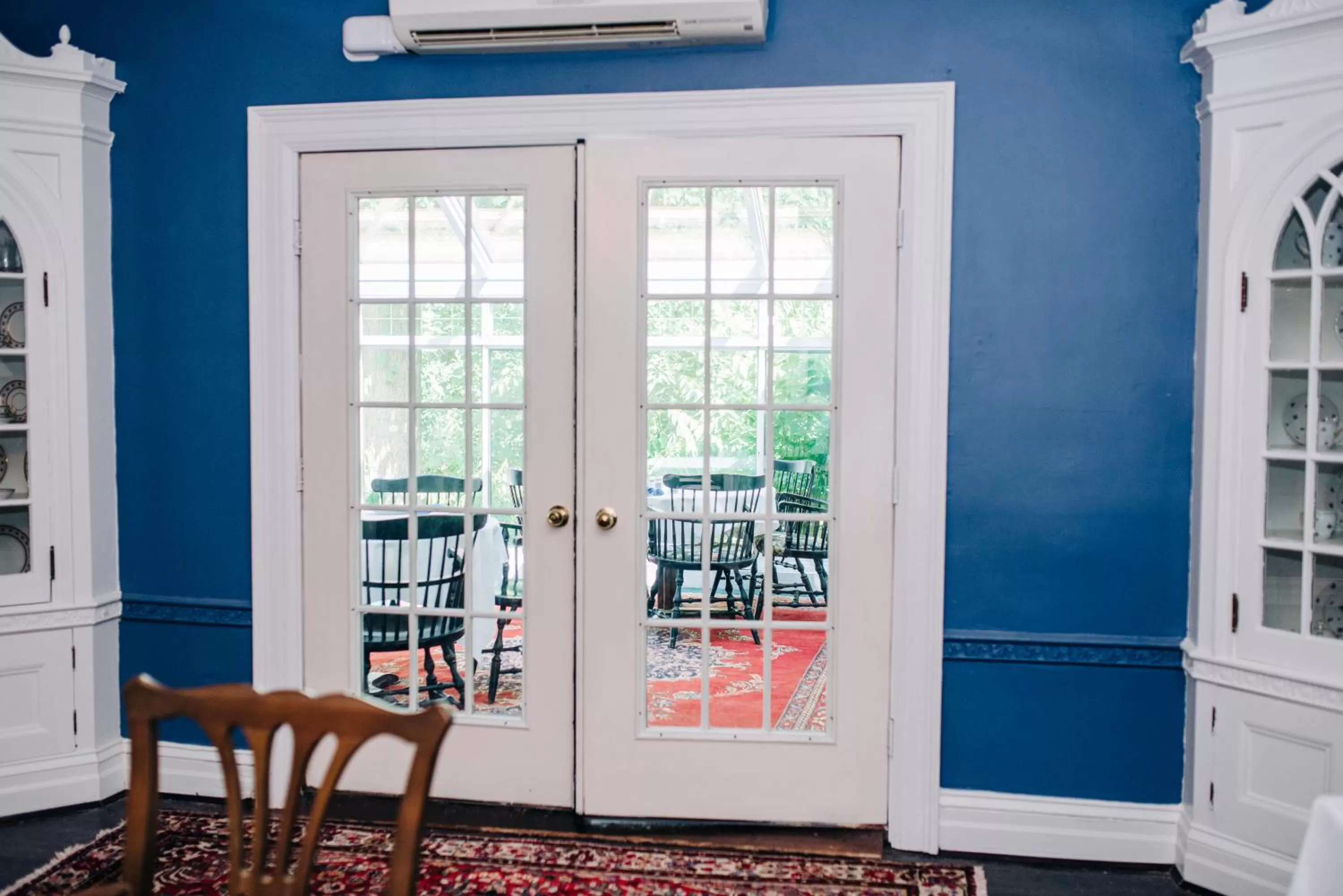 Dining area in Benn Conger Inn