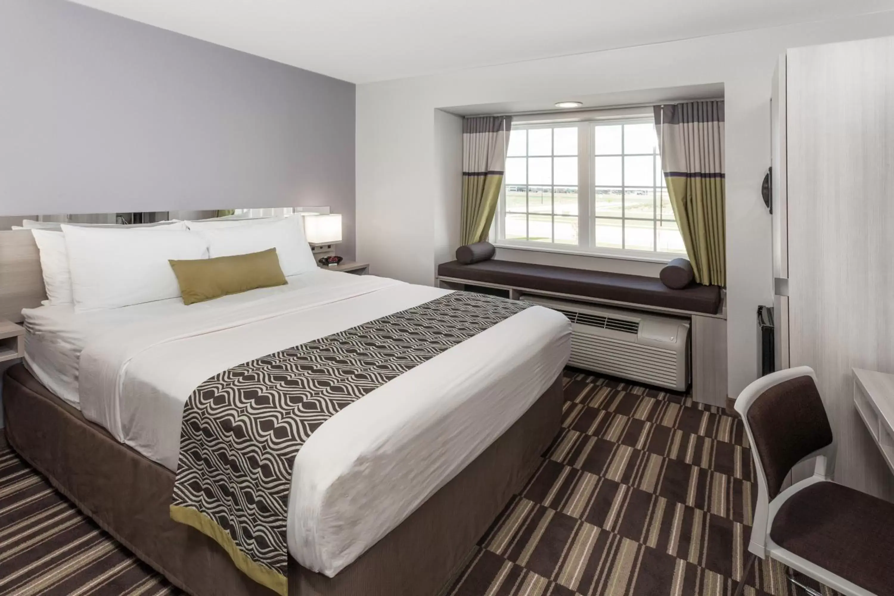 Queen Room - Non-Smoking in Microtel Inn & Suites by Wyndham West Fargo Near Medical Center