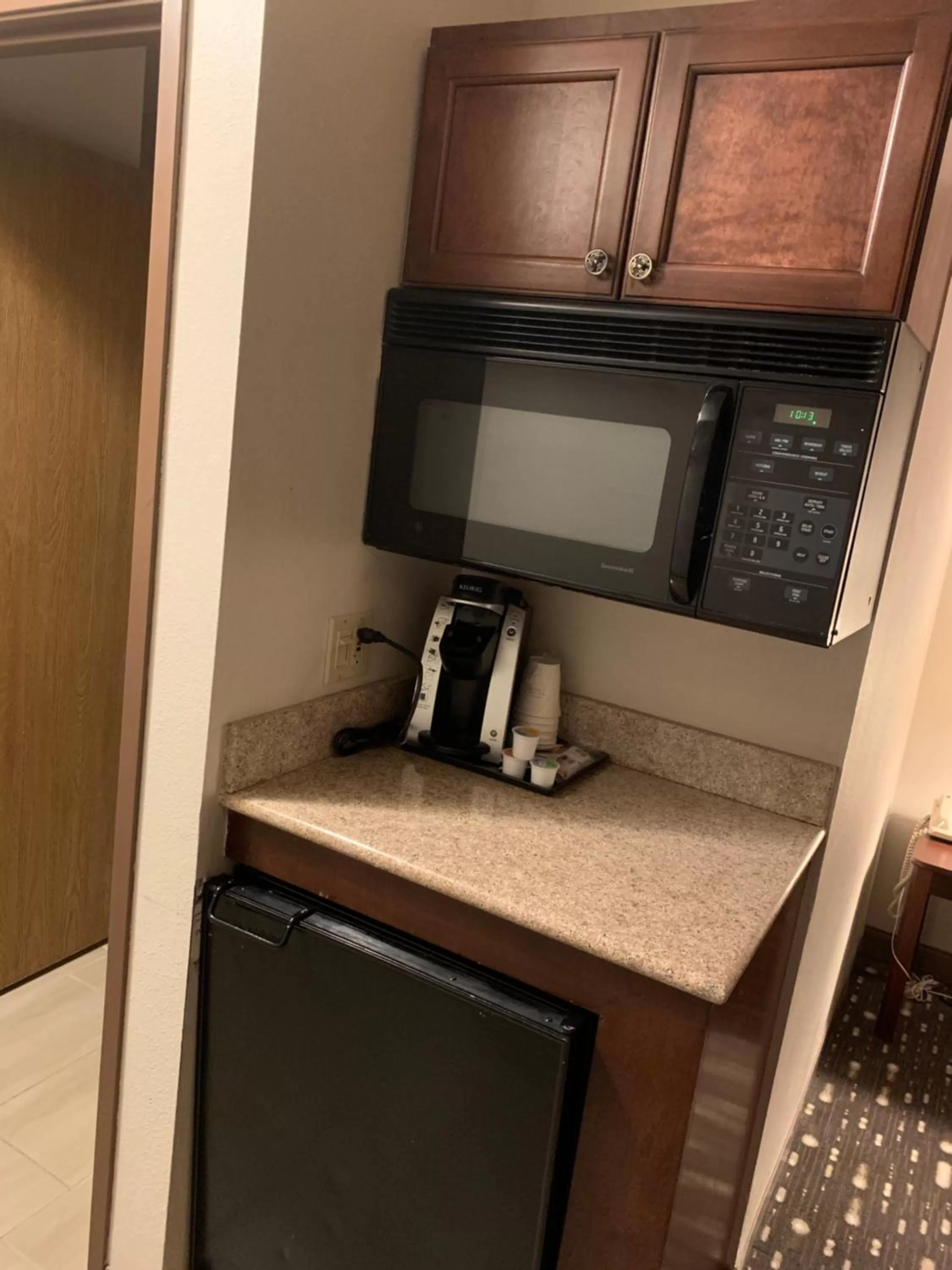 Kitchen or kitchenette in Wingate by Wyndham Brighton