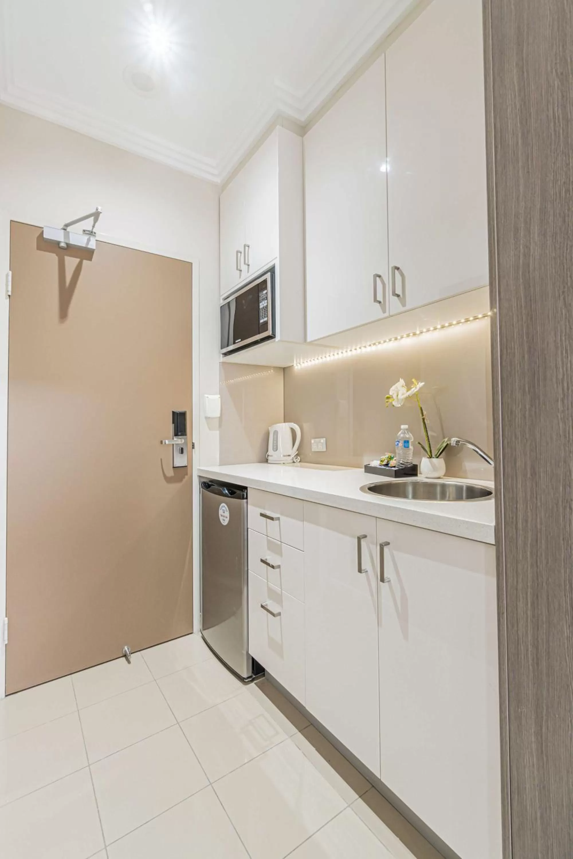 Kitchen or kitchenette in Best Western Plus Camperdown Suites