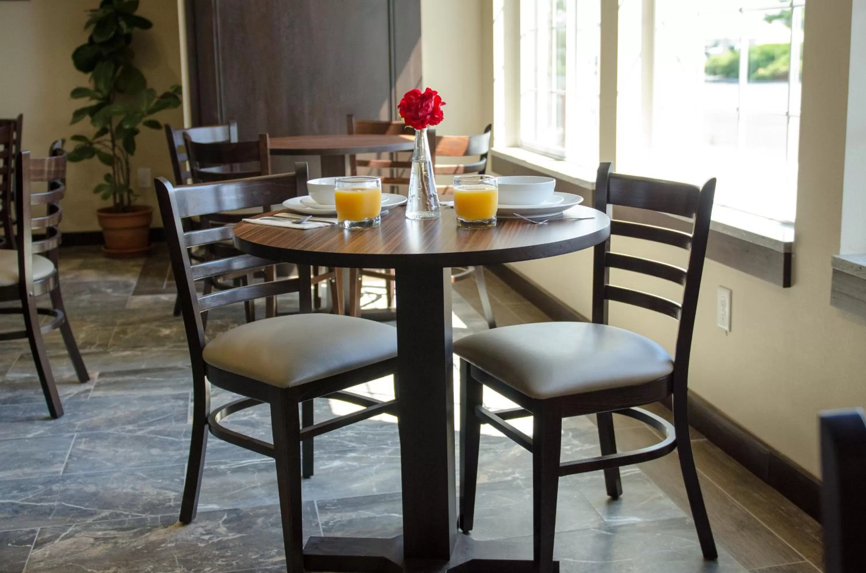 Restaurant/places to eat in Inn at Moses Lake