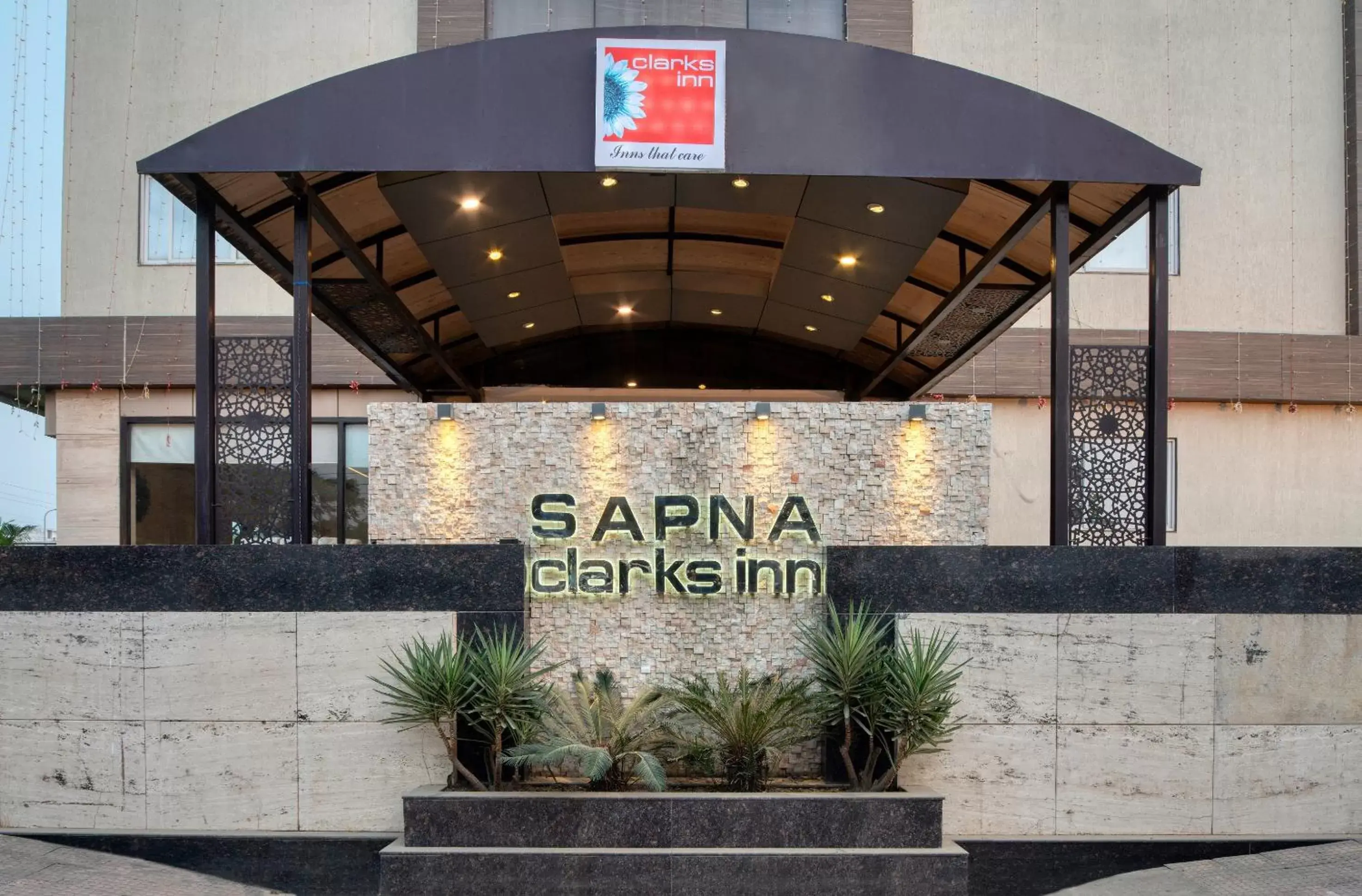 Facade/entrance, Property Logo/Sign in Sapna Clarks Inn Lucknow